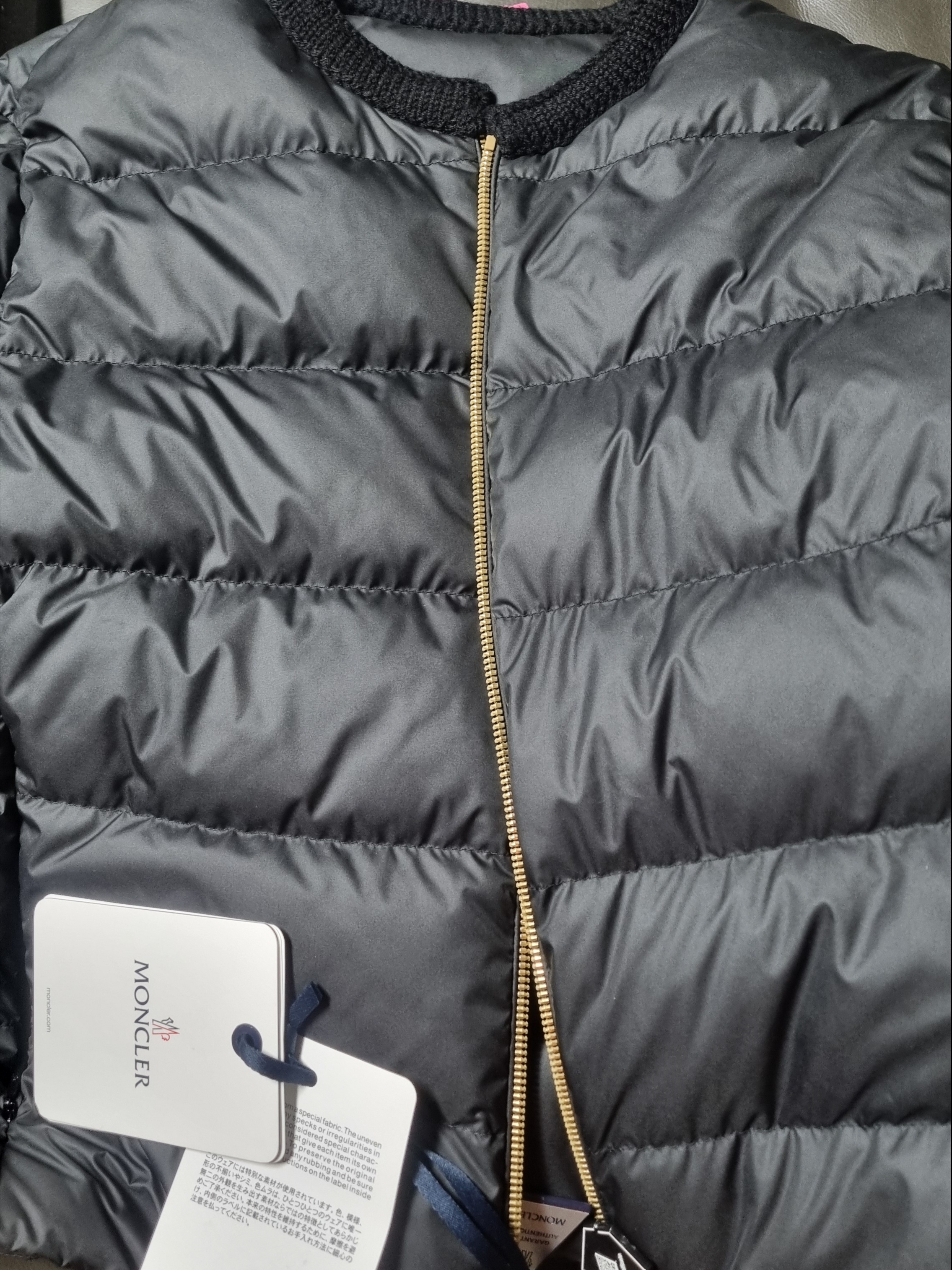 (W) Moncler Mauvezin Wool Trimmed Short Down Jacket Black - 25FW 착용 스타일