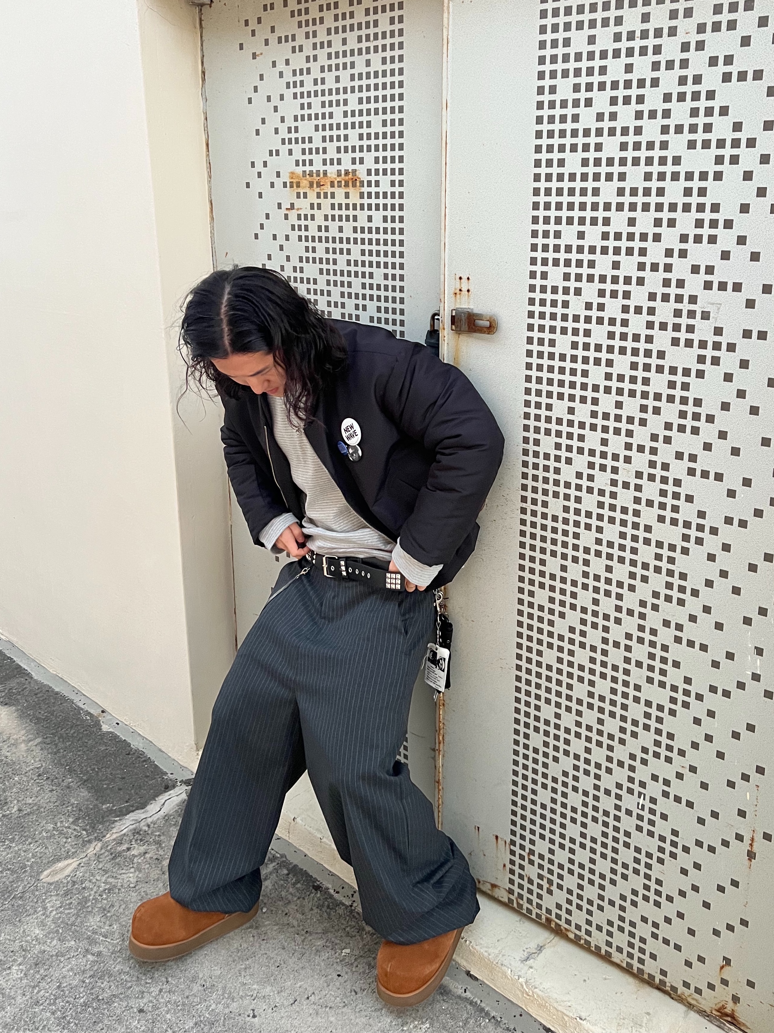 Farfromwhat Far Pin Button & Safety Pin 착용 스타일 - 6