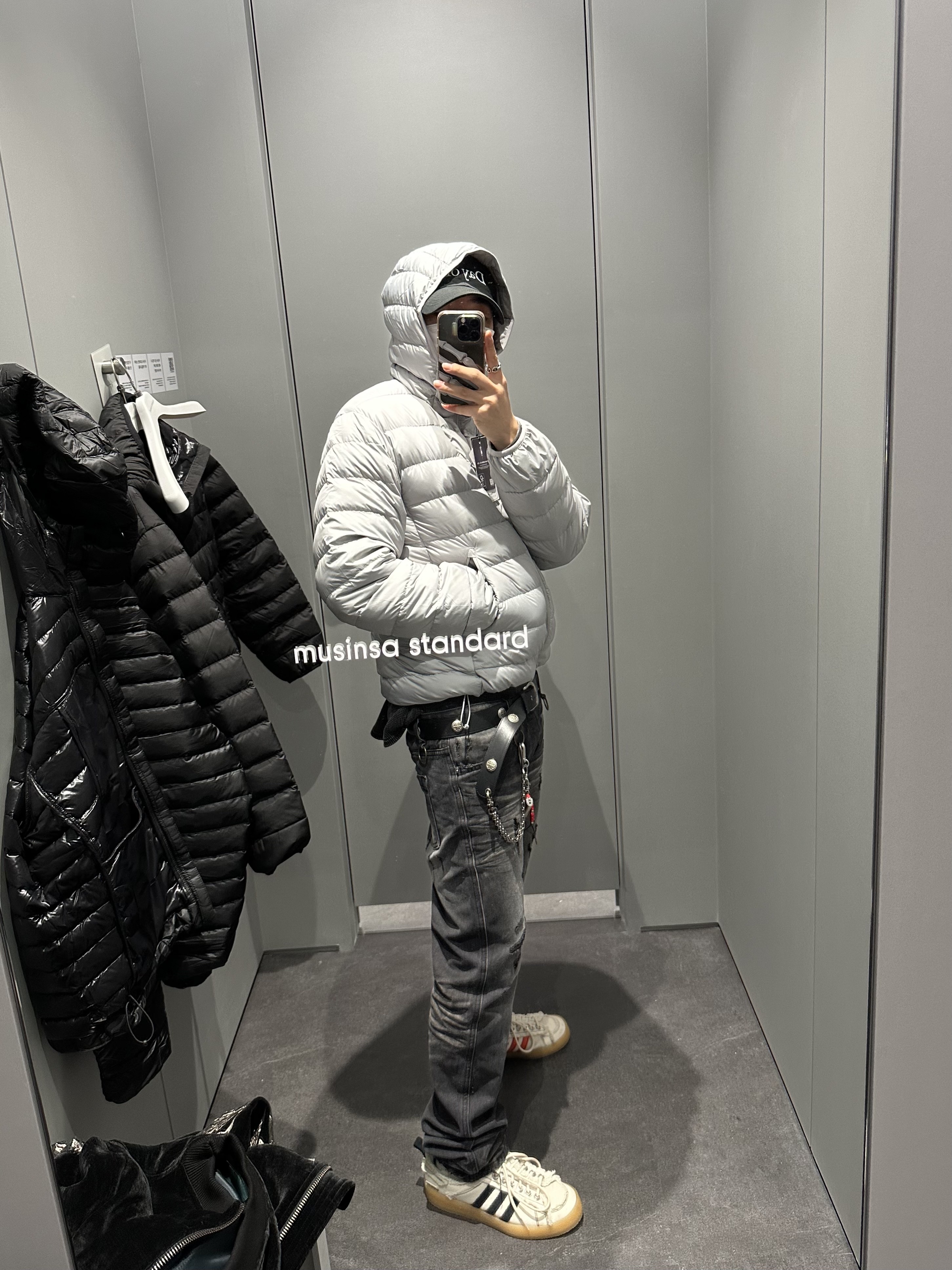 Musinsa Standard City Leisure Hooded Light Down Jacket Light Grey, Adidas x Song for the Mute Campus 80s Bliss Core Black 착용 스타일 - 3