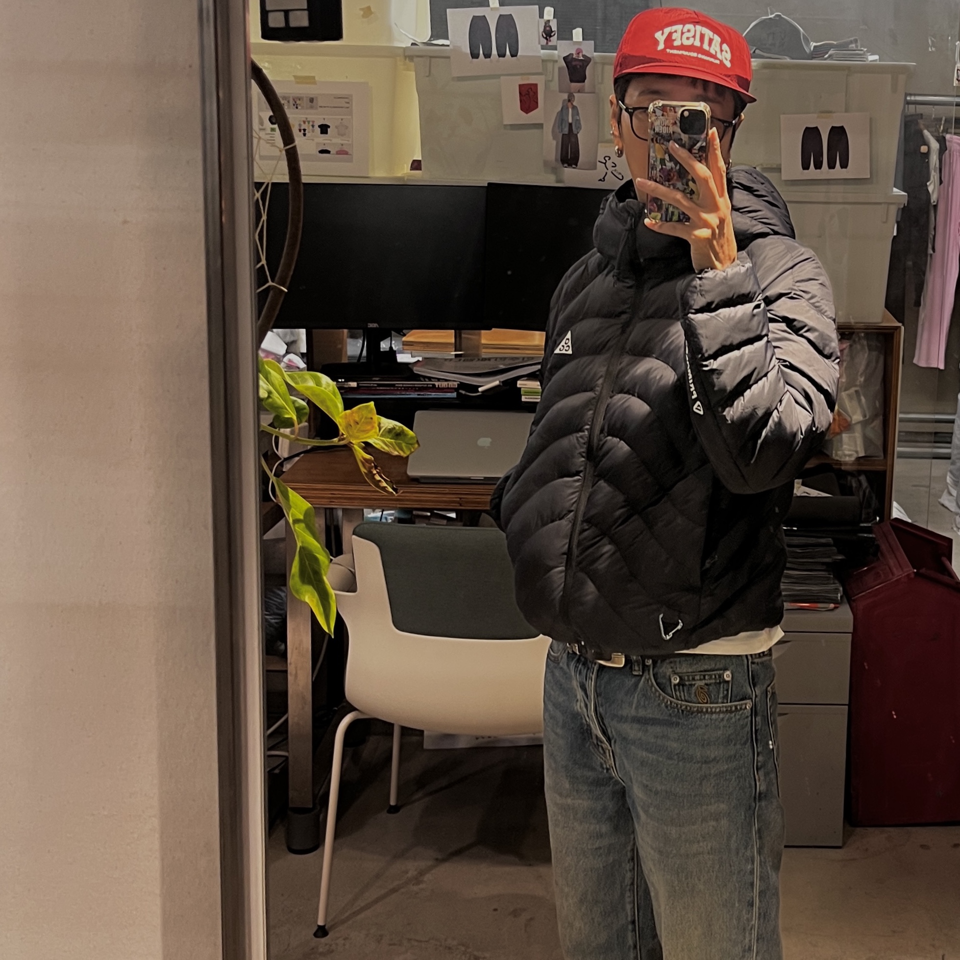 Stussy New Classic Denim Jean Vintage Mid Wash, Nike ACG Lava Flow Therma-Fit ADV Jacket Black Summit White - Asia 착용 스타일 - 1