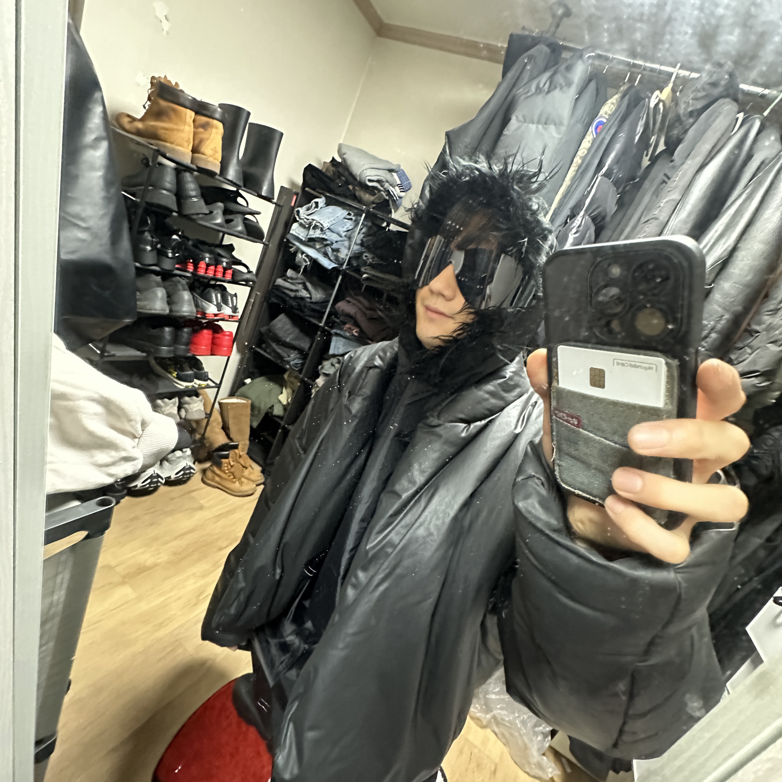 Yeezy WB-10 Black 착용 스타일 - 2