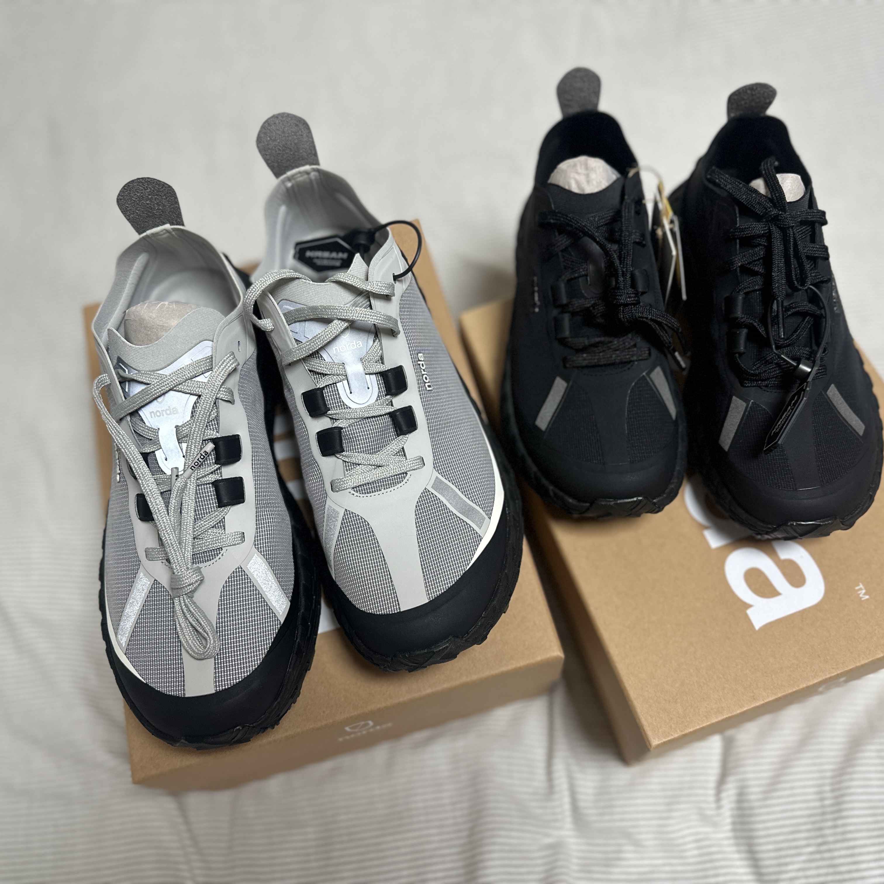 Norda 001A Pewter, (W) Norda 001/A Stealth Black 착용 스타일 - 2