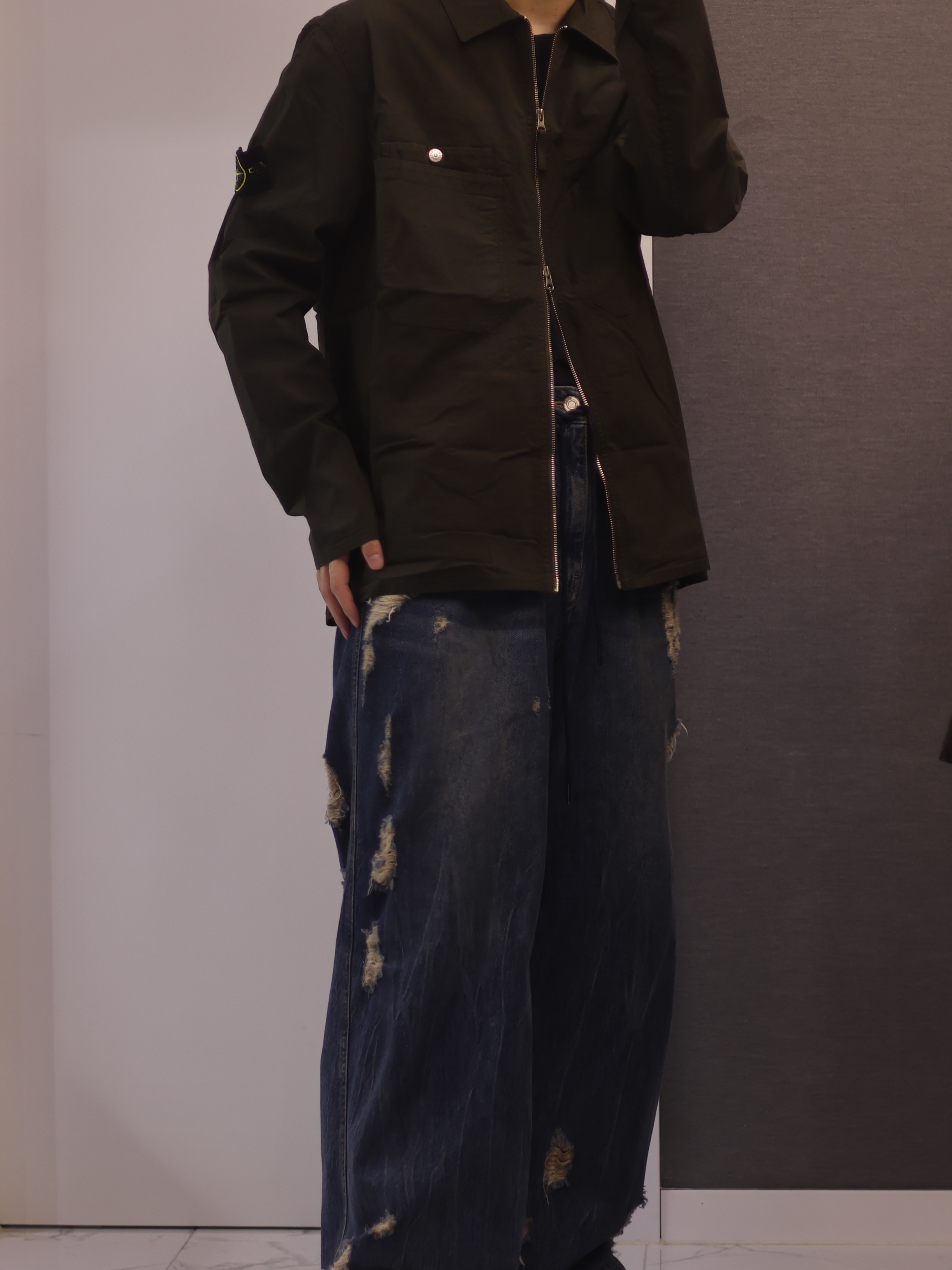 Stone Island 1200113 Cotton Micro-Corduroy Overshirt with Snap Fastening Charcoal Grey - 25SS, Balenciaga Cargo Sneakers White Grey 착용 스타일 - 4