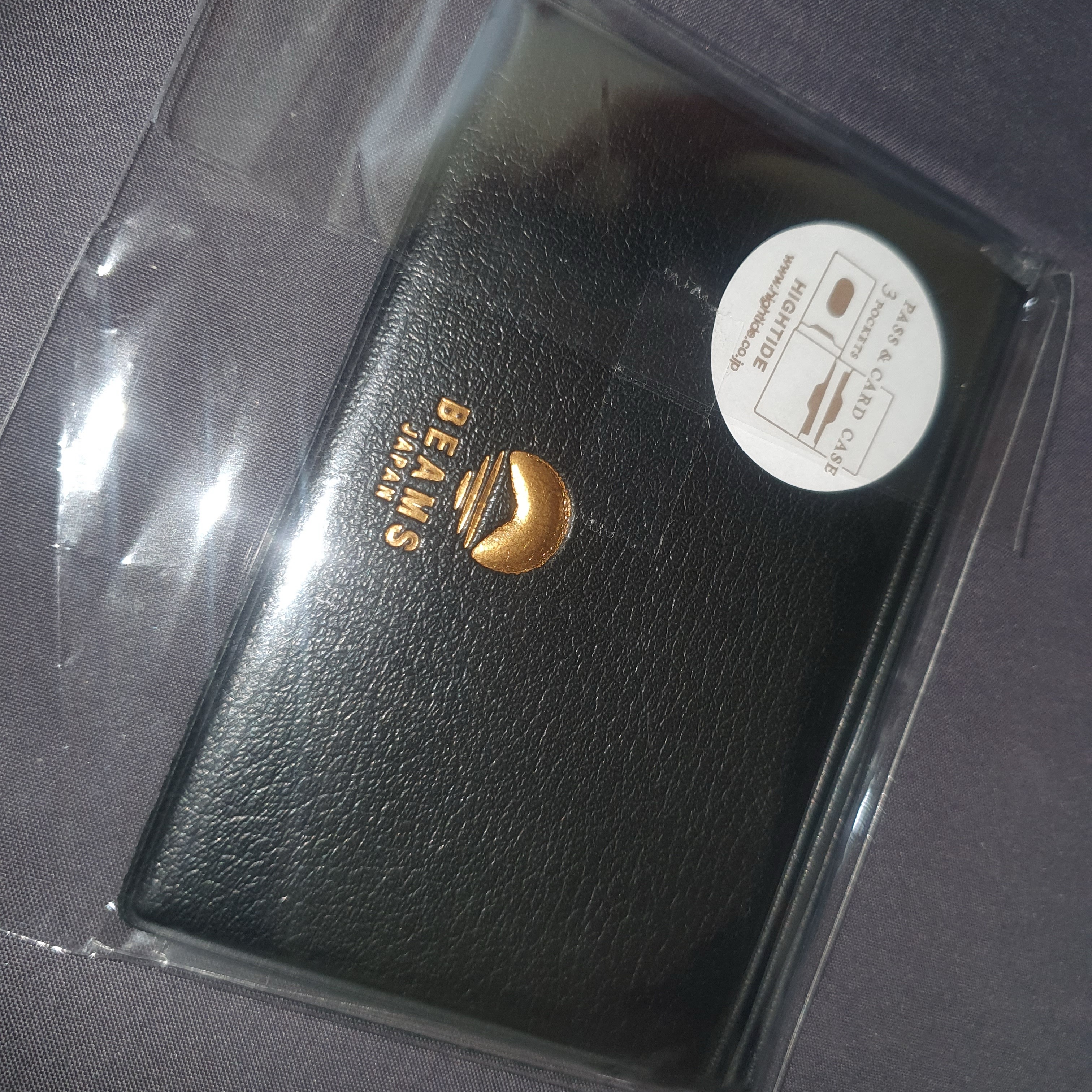 Beams x Hightide Special Order Pass & Card Case Black 착용 스타일 - 1
