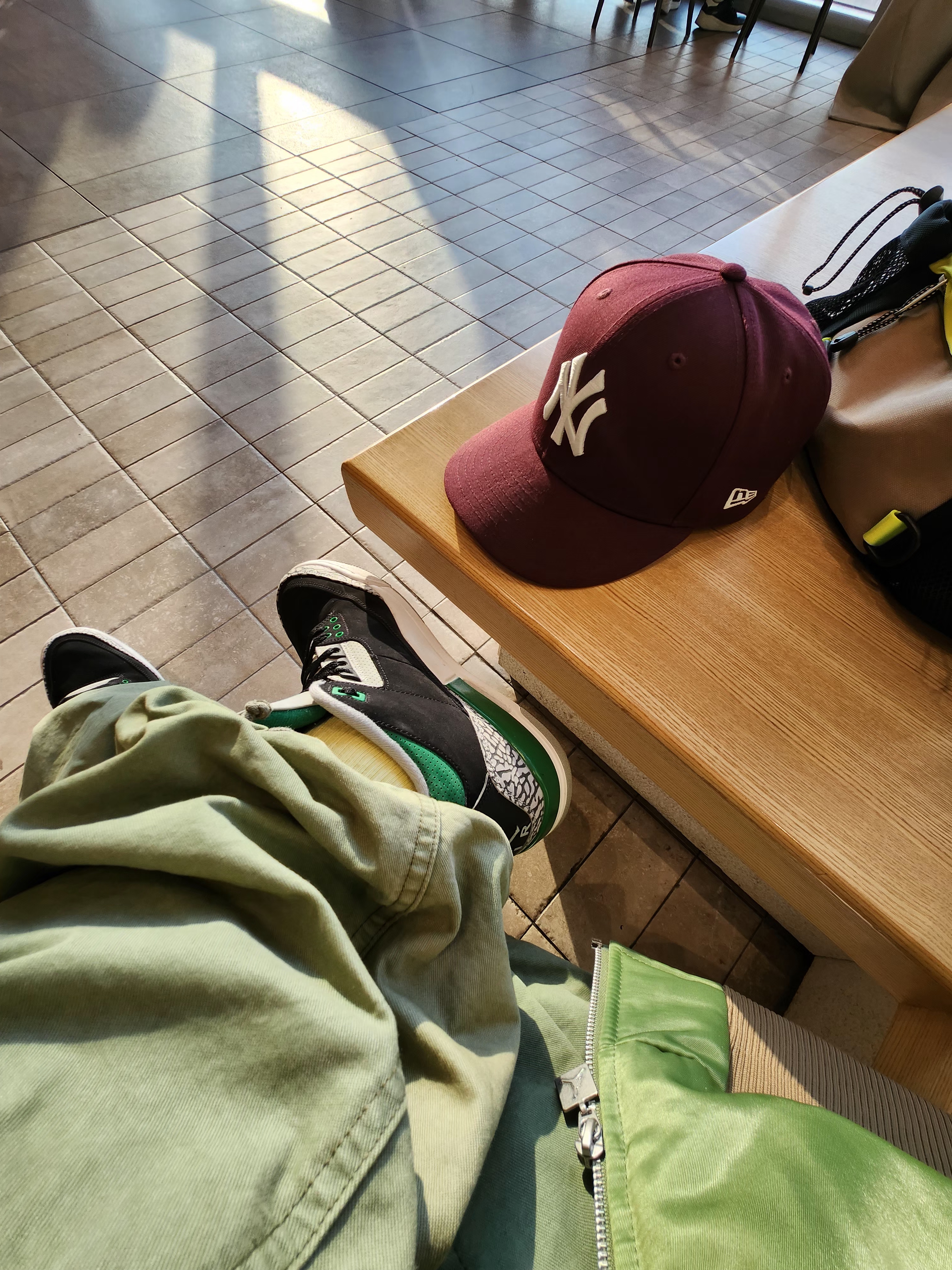 New Era MLB New York Yankees Basic Fitted Cap Maroon, Human Made Military Card Case Beige 착용 스타일 - 3