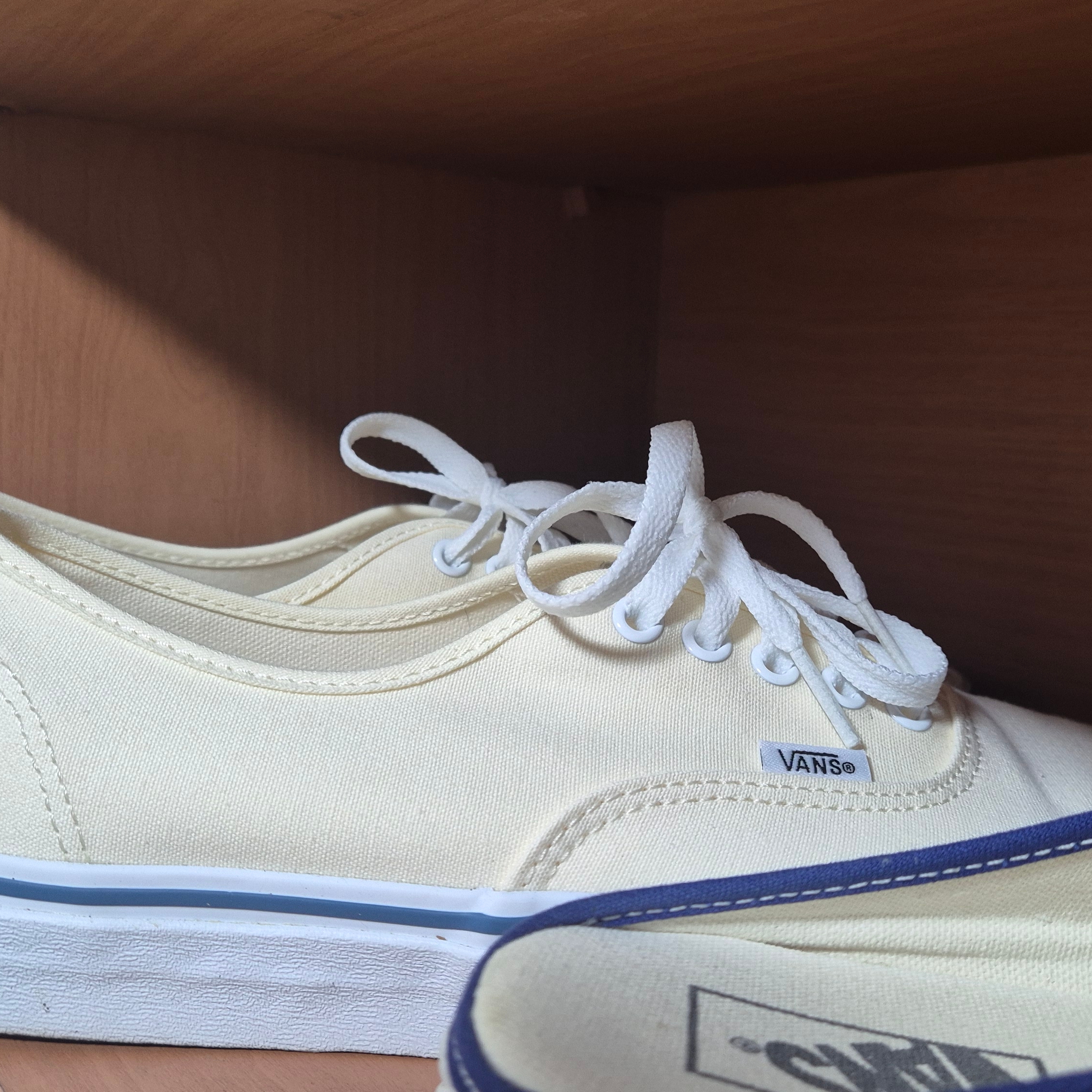 Vans Authentic White 착용 스타일