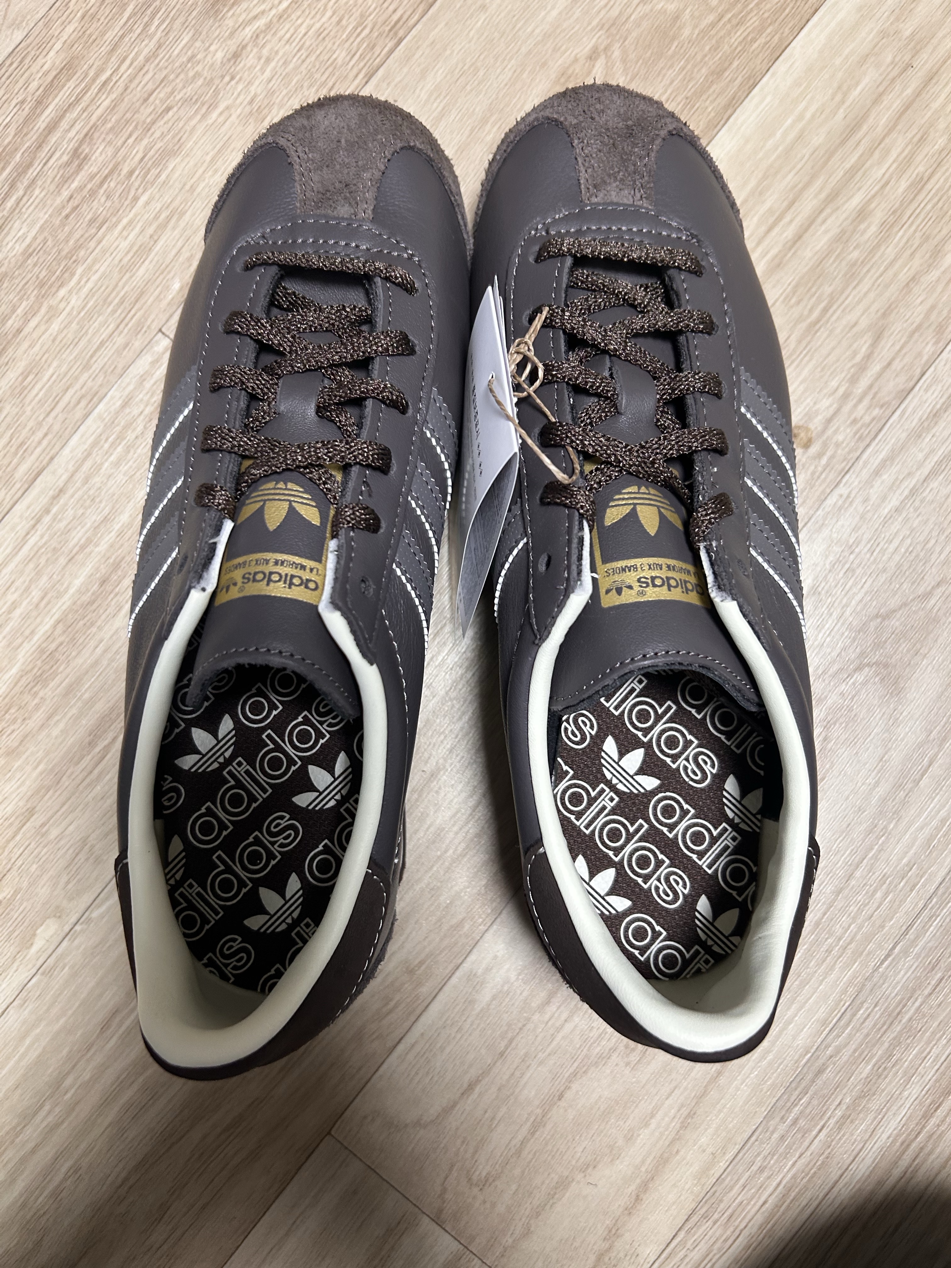 Adidas Country OG Charcoal Brown 착용 스타일