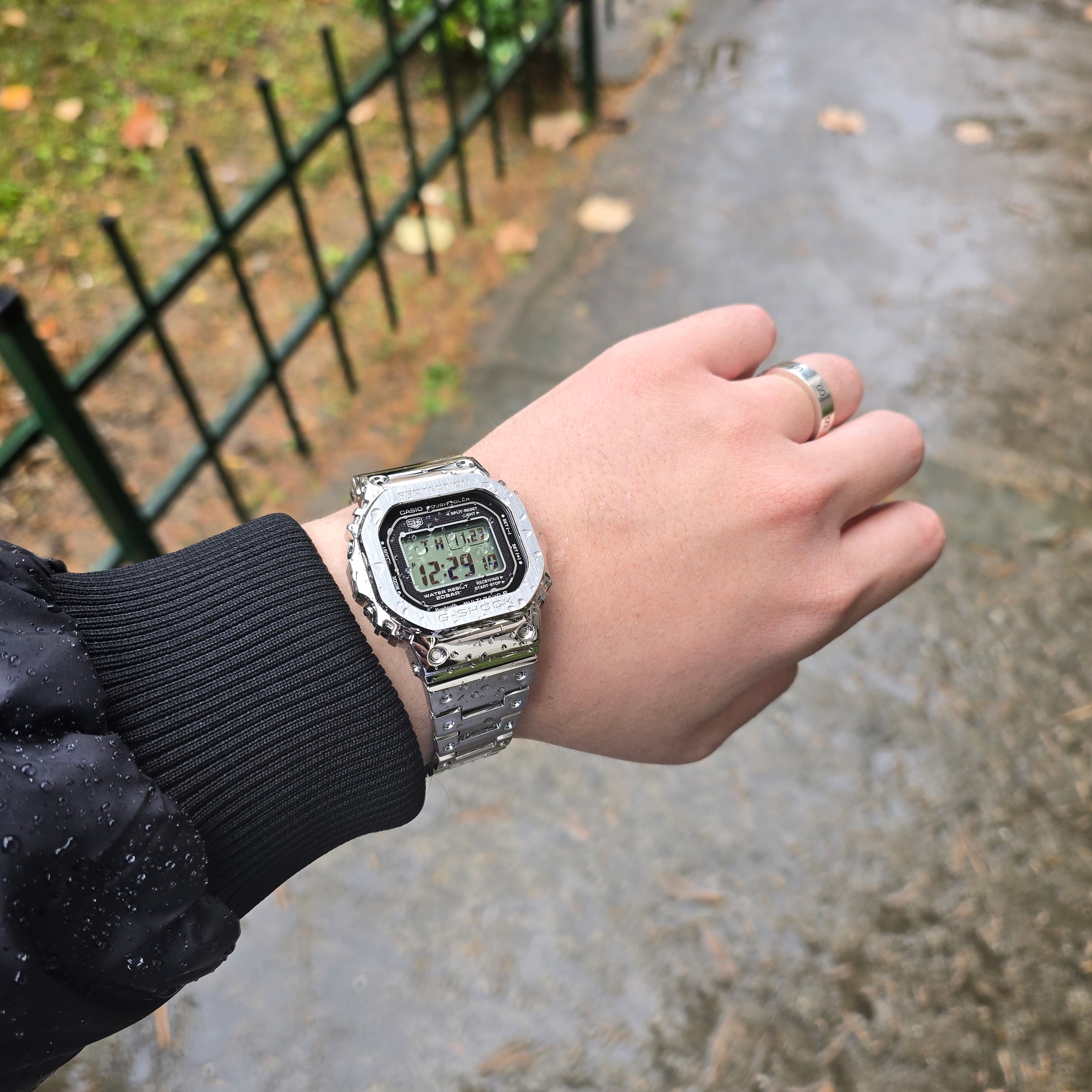 Casio G-Shock GMW-B5000D-1, Gucci x Adidas Interlocking G Ring Silver 착용 스타일