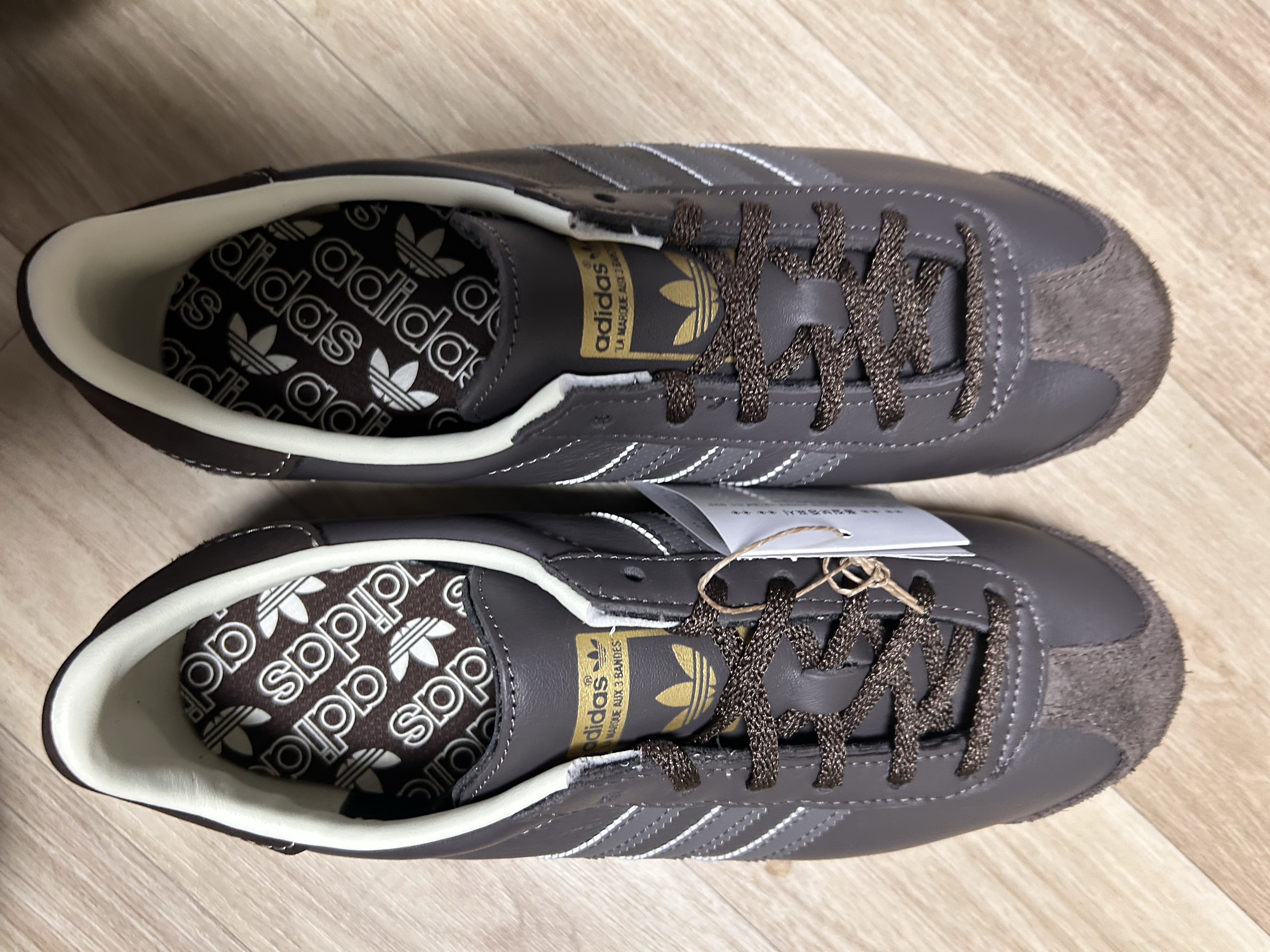Adidas Country OG Charcoal Brown 착용 스타일