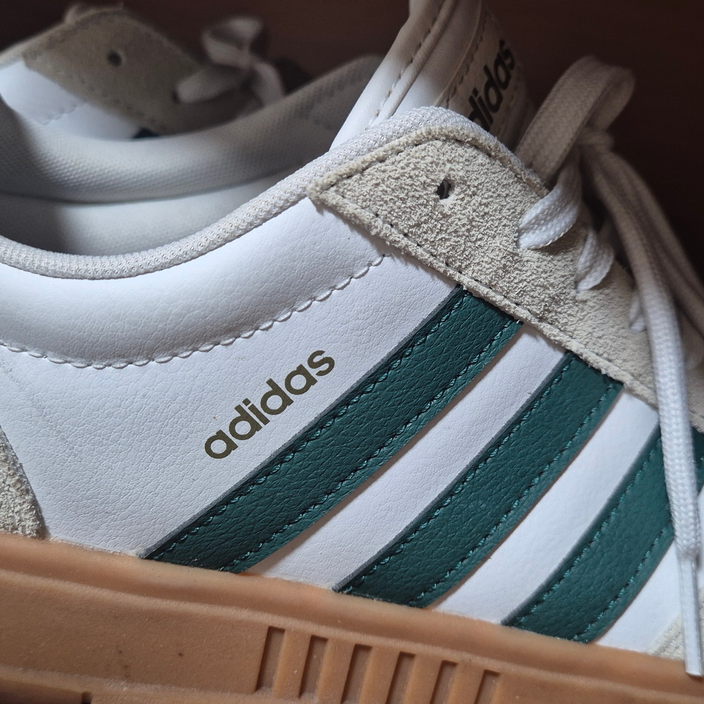 Adidas Gradas Collegiate Green 착용 스타일