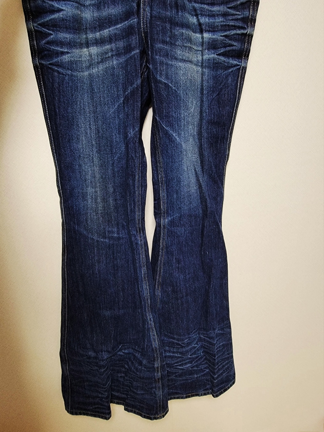 Undermycar Mu.114 Original Logo Washed Slim Flare Jeans Washed Blue 착용 스타일
