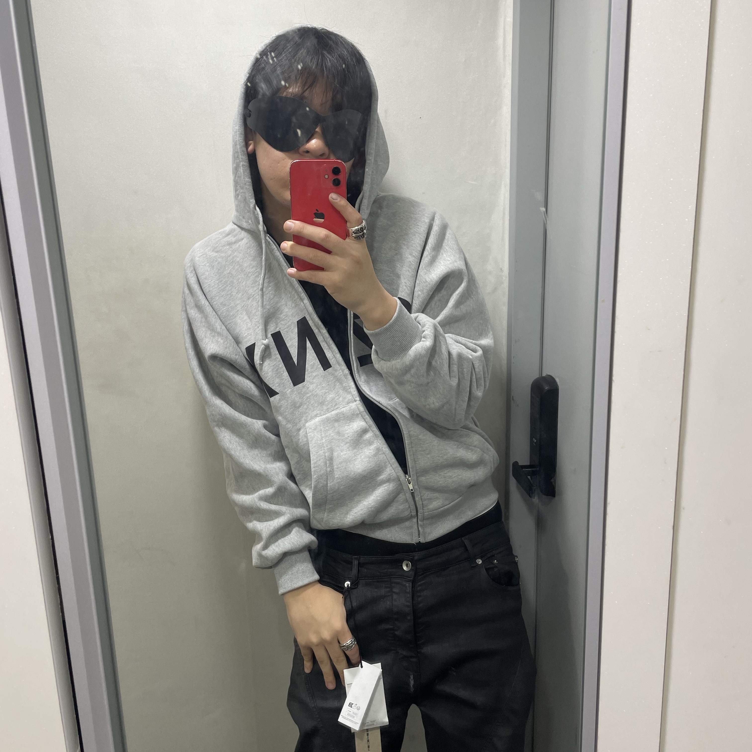 Yeezy SG-01 Shades Sunglasses Black, Yeezy HD-10 Grey - Korea Limited 착용 스타일 - 1