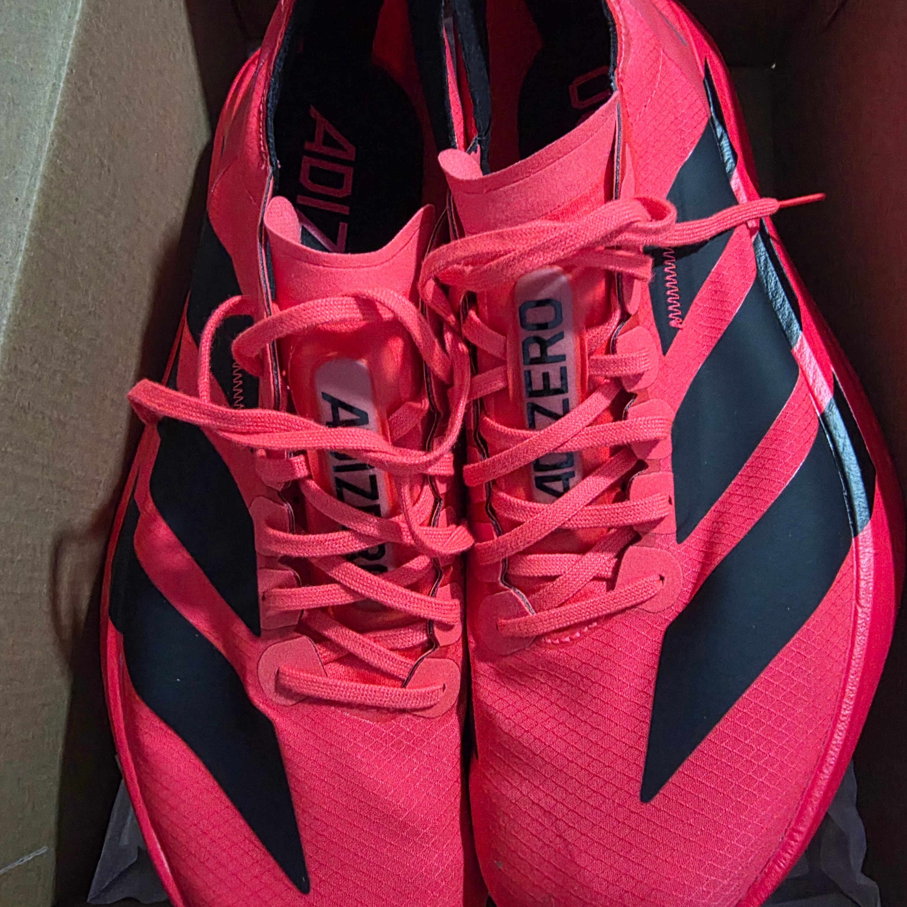 Adidas Adizero Adios Pro 4 Lucid Red Core Black 착용 스타일 - 1