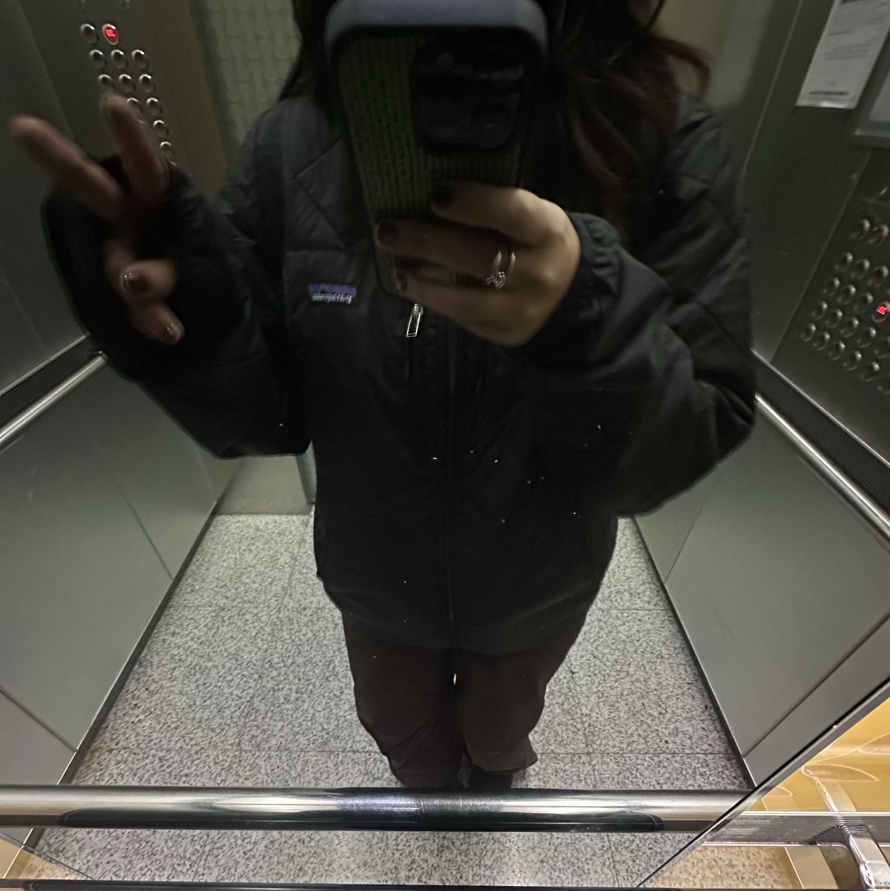 Patagonia Diamond Quilted Bomber Hoody Black ์ฐฉ์ฉ ์คํ์ผ - 2