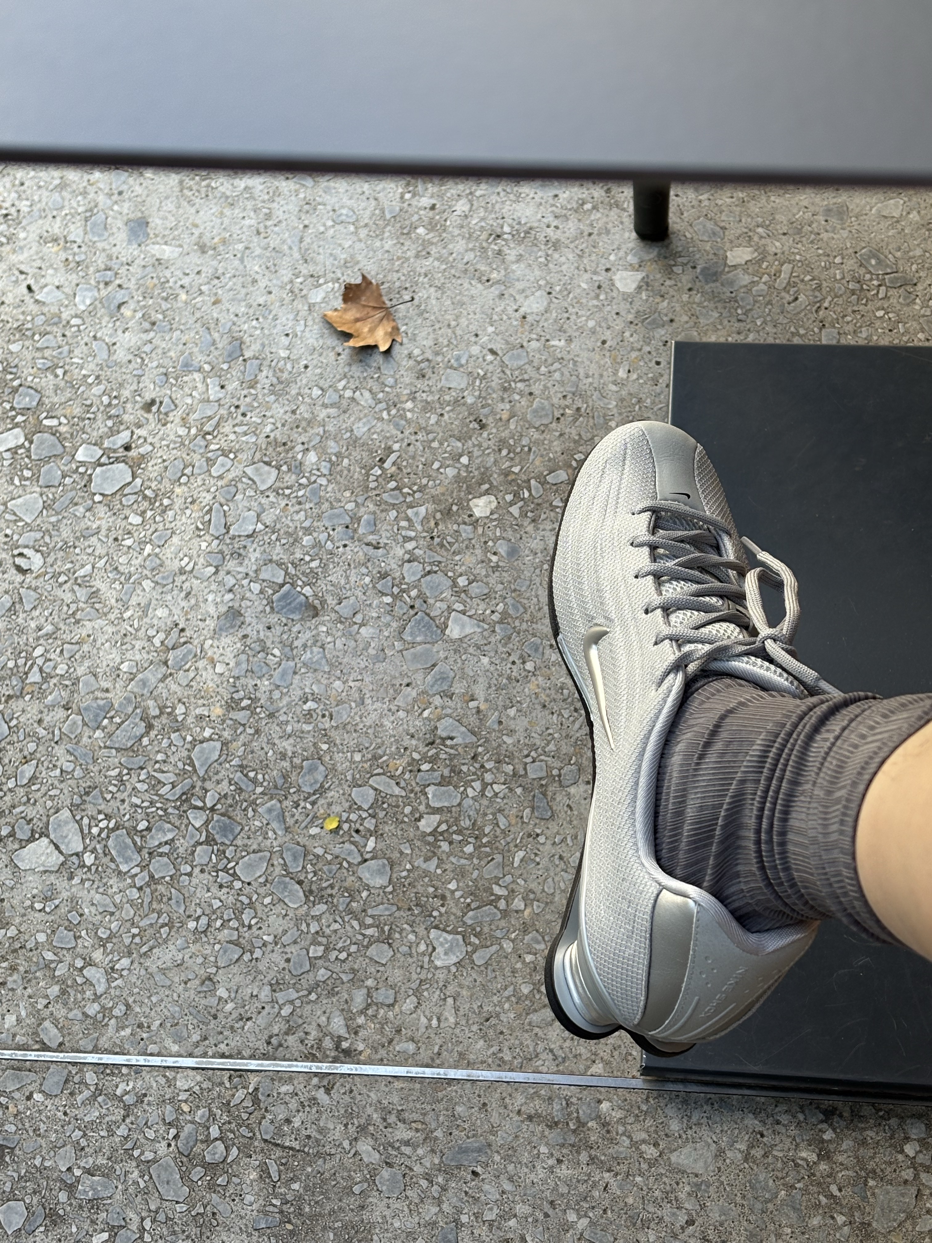 (W) Nike Shox Z Metallic Silver 착용 스타일 - 3