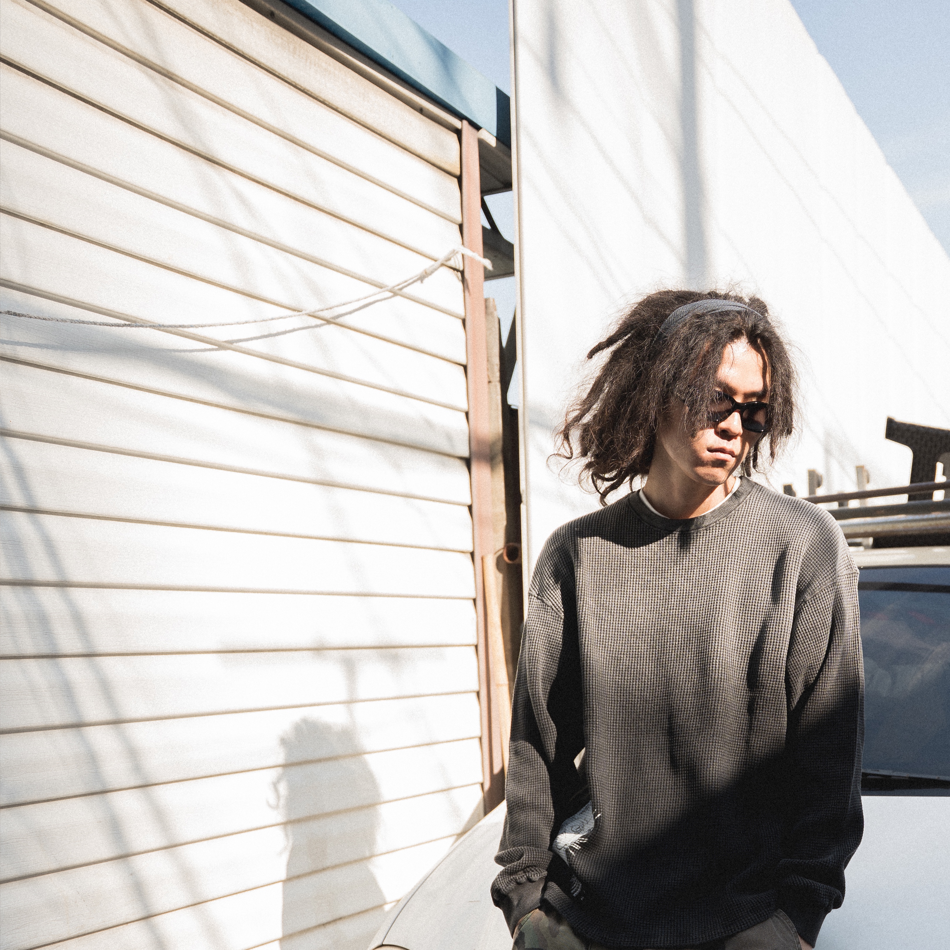 POSR Overdyed Predator Waffle Tee Faded Black 착용 스타일