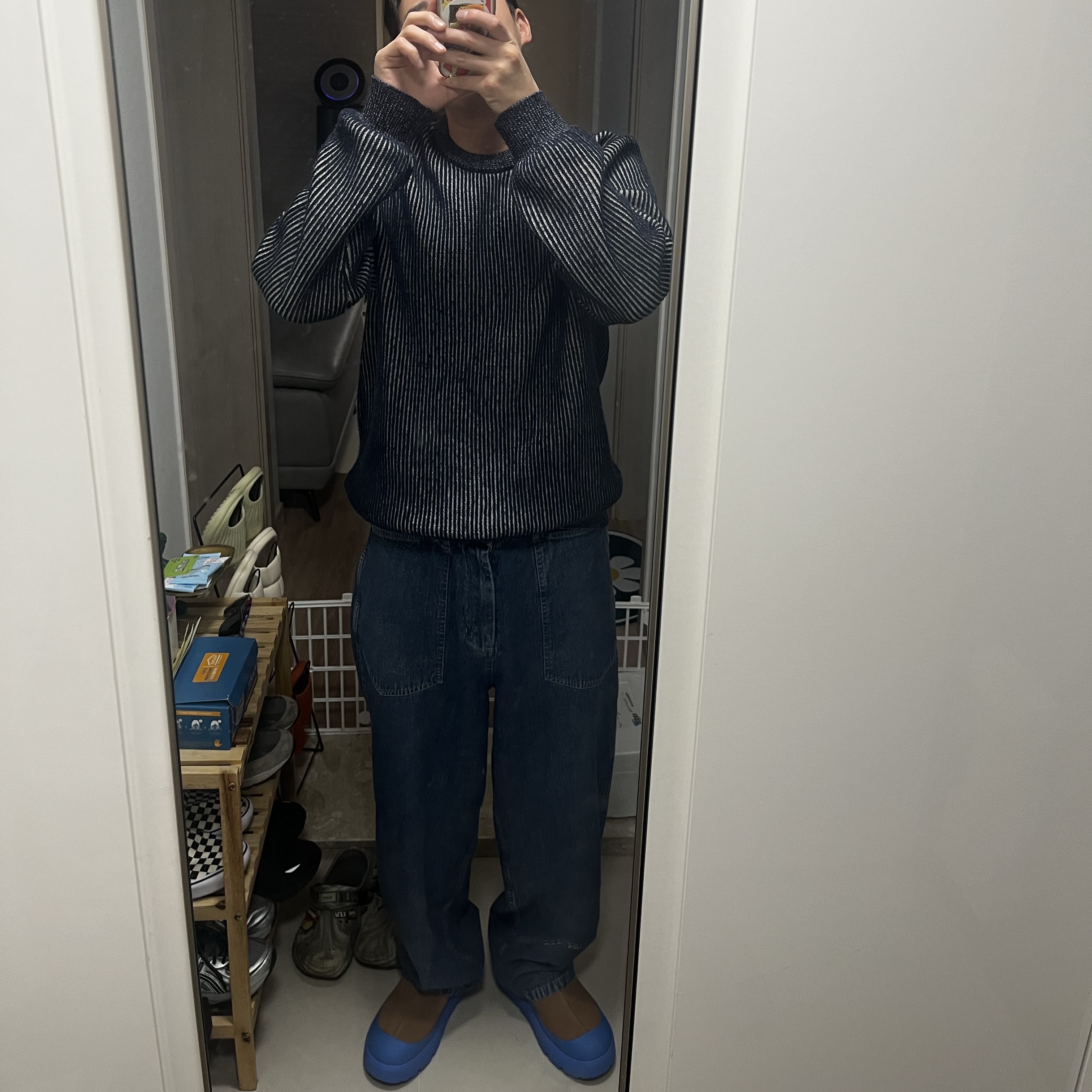 The North Face Summit Mattehorn RDS Down Jacket Light Gray, Stussy Joker T-Shirt White 착용 스타일 - 2