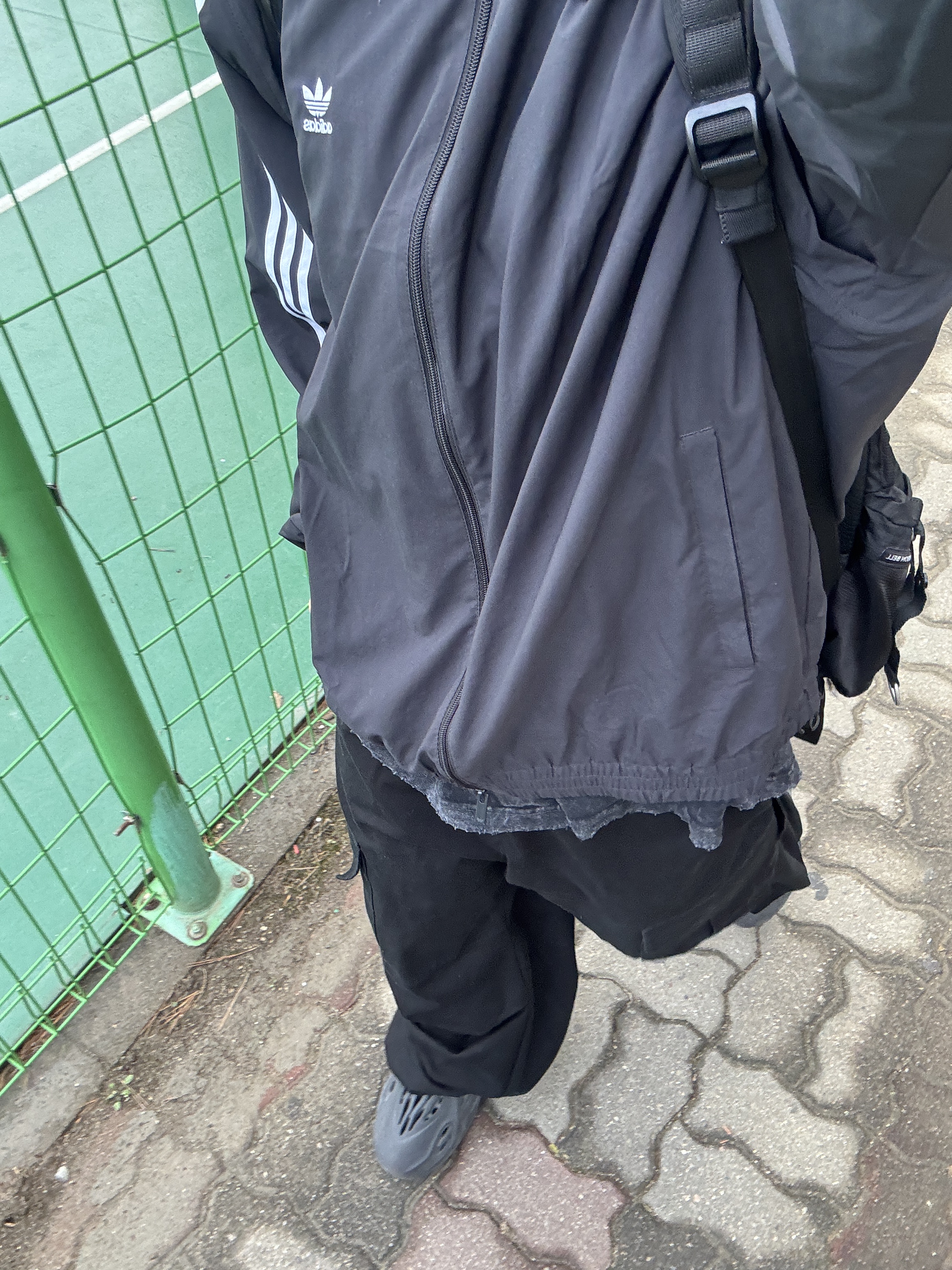(W) Adidas Adilenium Season 2 Oversized Zip Track Top Gender Neutral Black - KR Sizing, Adidas Yeezy Foam RNNR Onyx 착용 스타일