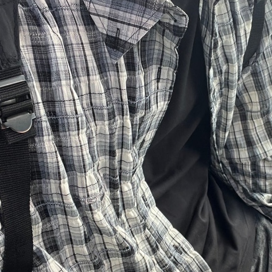 Undermycar MU.136 Circle Logo Basic Long Sleeve Check Shirts Dark Beige 착용 스타일