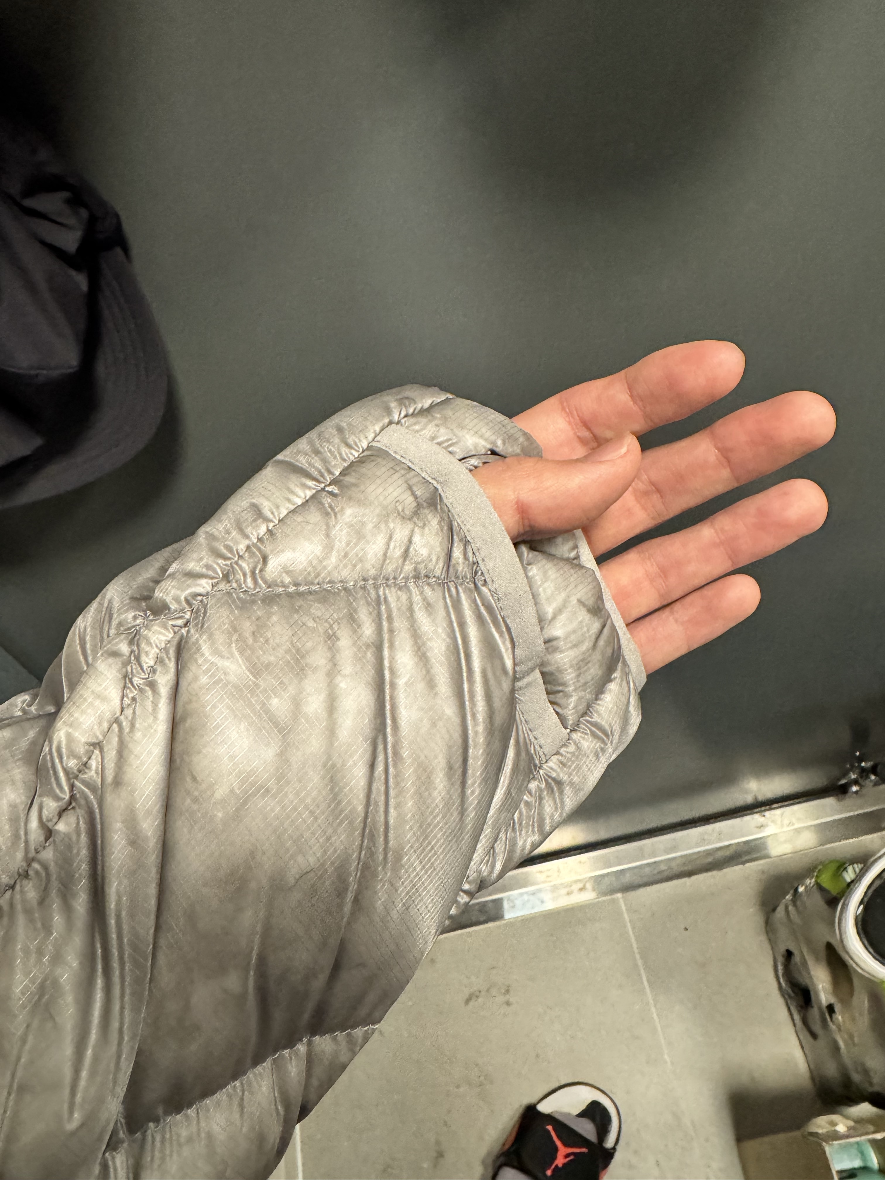 ROA Nuna 800 Fill Power Hooded Down Jacket Silver 착용 스타일 - 2