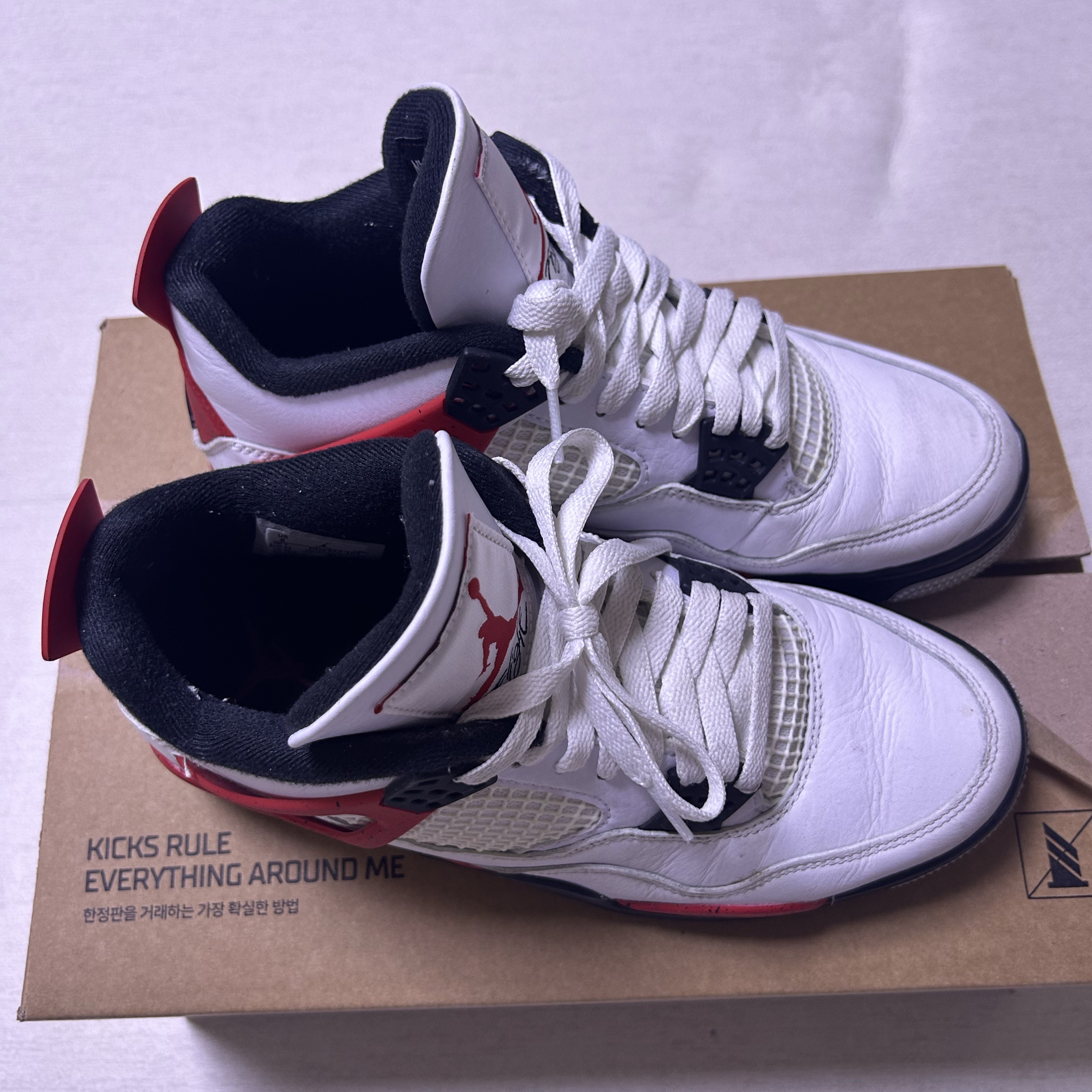 Jordan 4 Retro Red Cement 착용 스타일