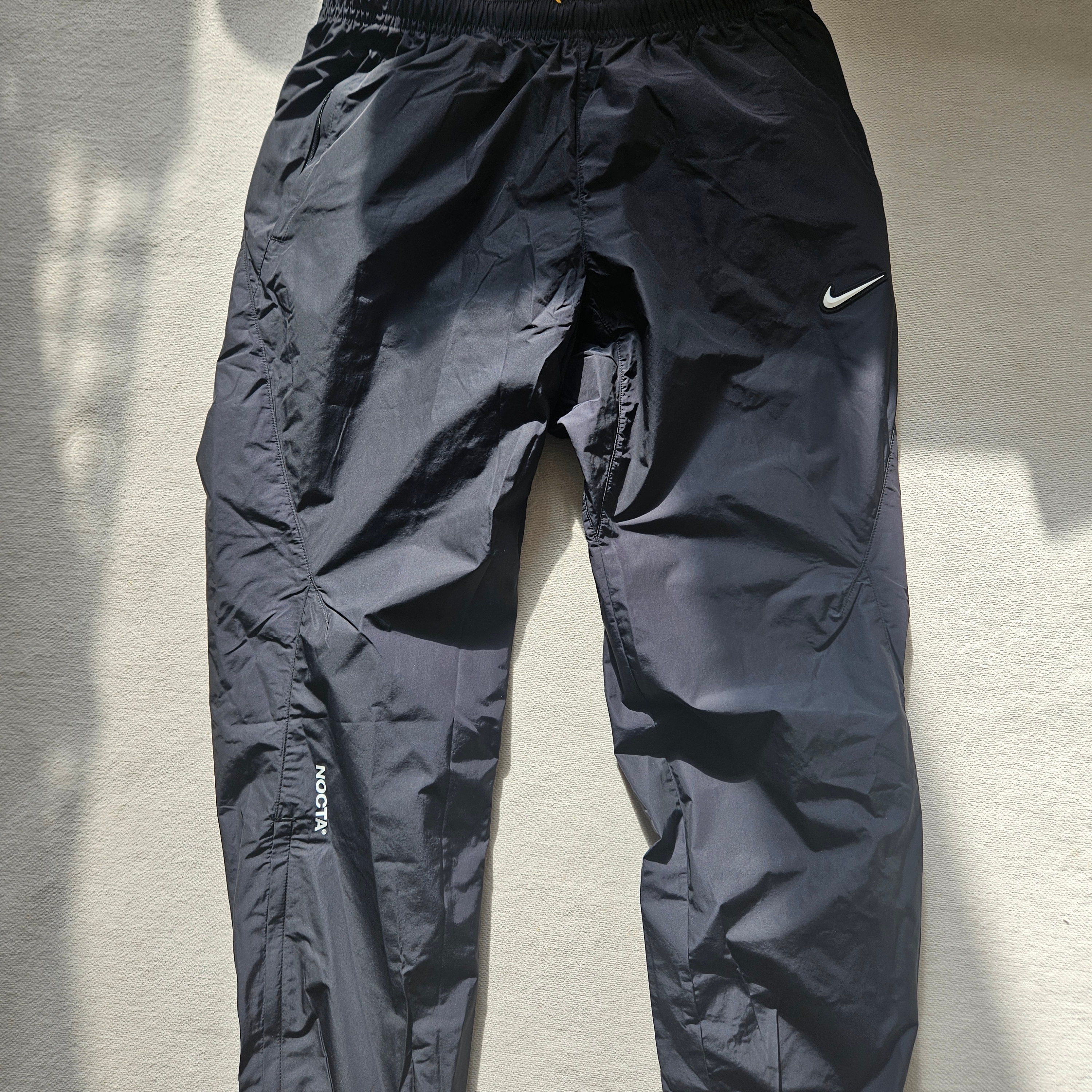 Nike x Drake Nocta Woven Track Pants Black (FN7668-010) 착용 스타일