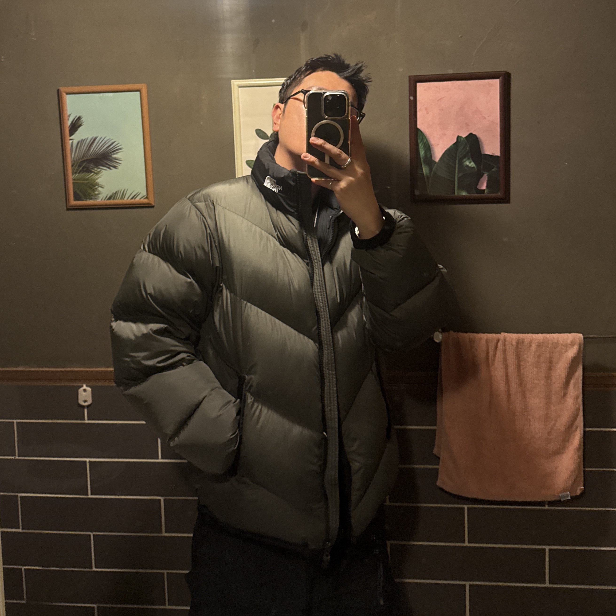 The North Face Ascent Jacket New Taupe 착용 스타일