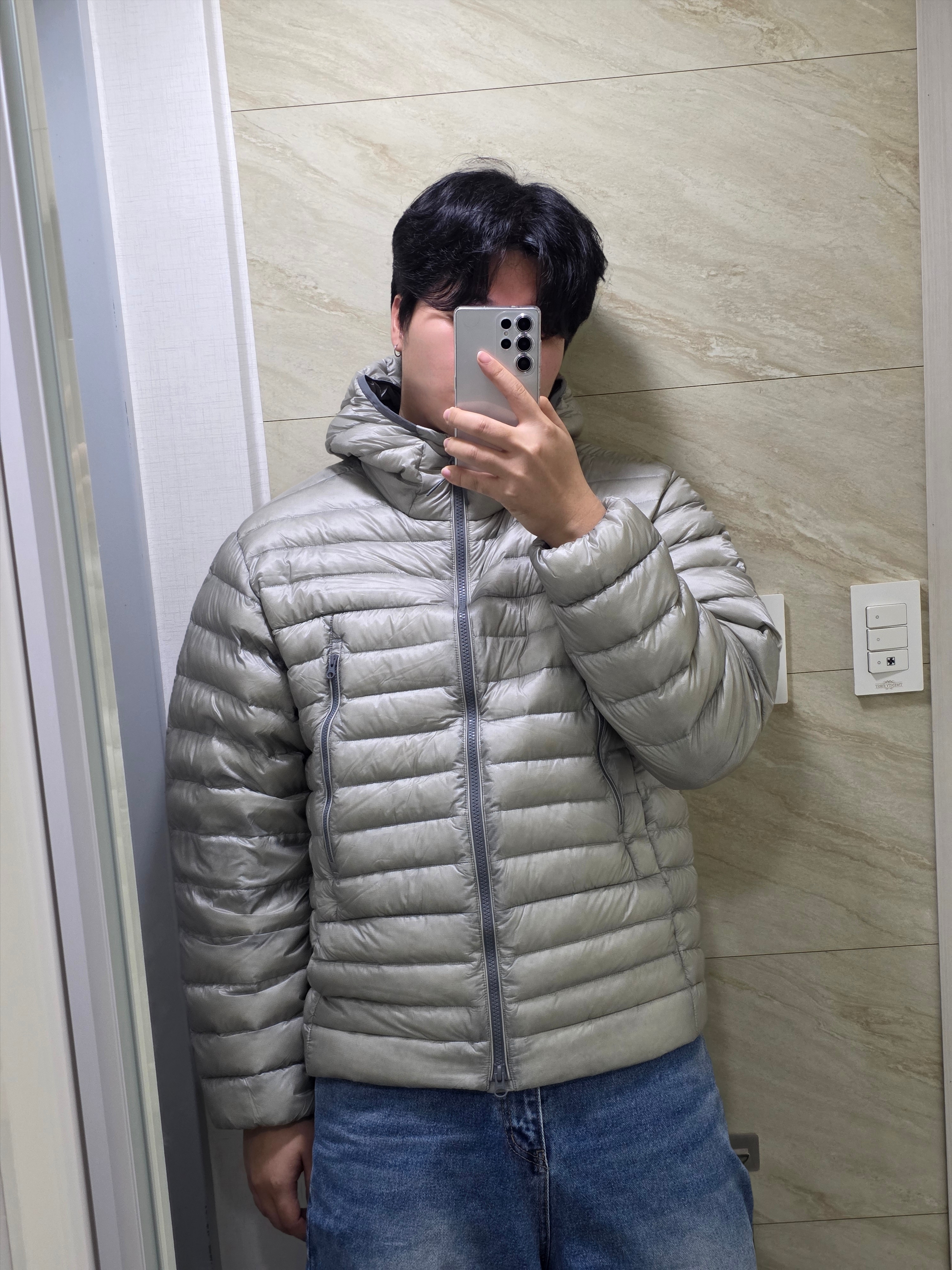 Musinsa Standard City Leisure Sheer Ripstop Hooded Light Down Jacket Light Grey 착용 스타일 - 1