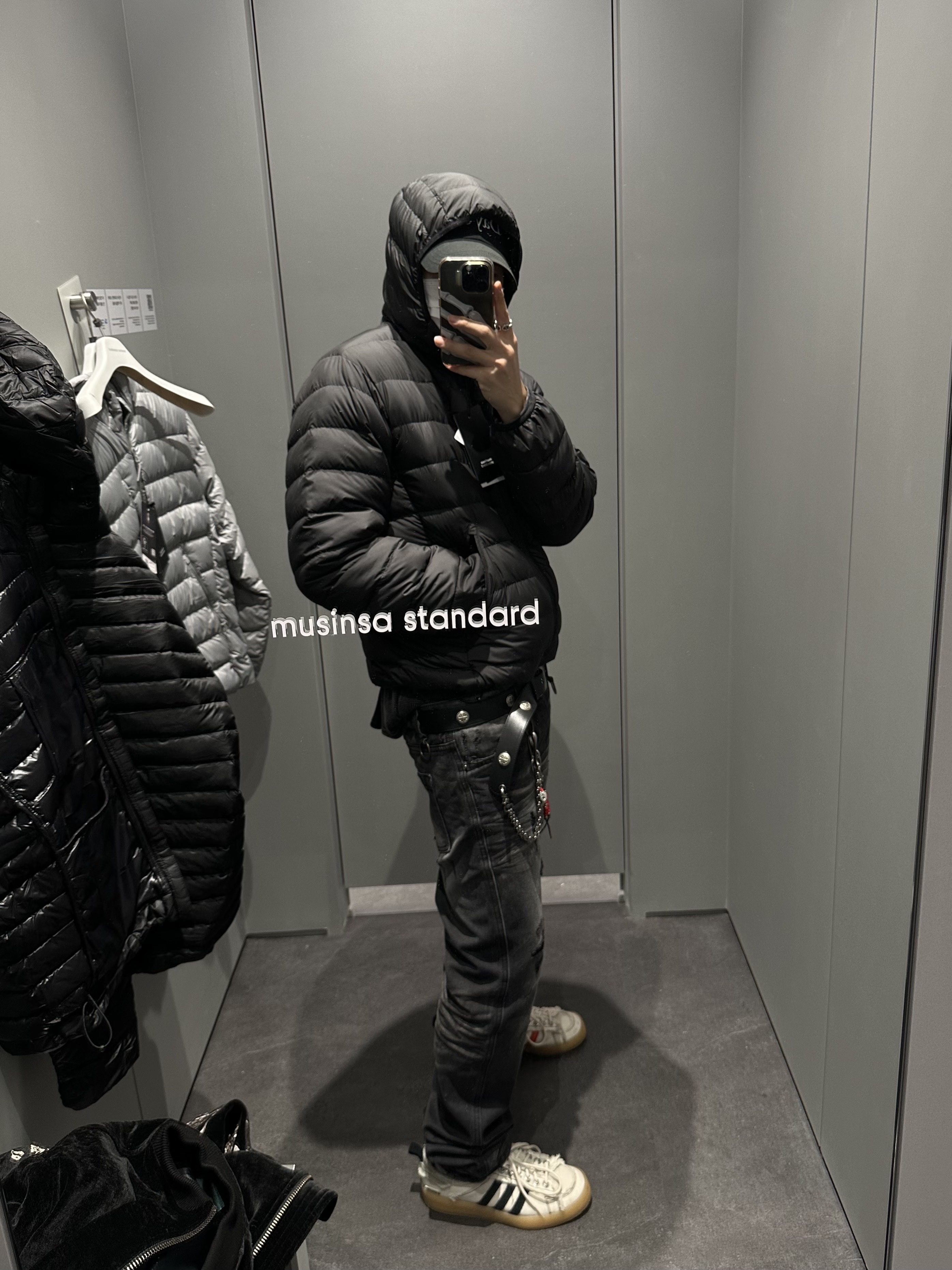 Musinsa Standard City Leisure Hooded Light Down Jacket Light Grey, Adidas x Song for the Mute Campus 80s Bliss Core Black 착용 스타일 - 5