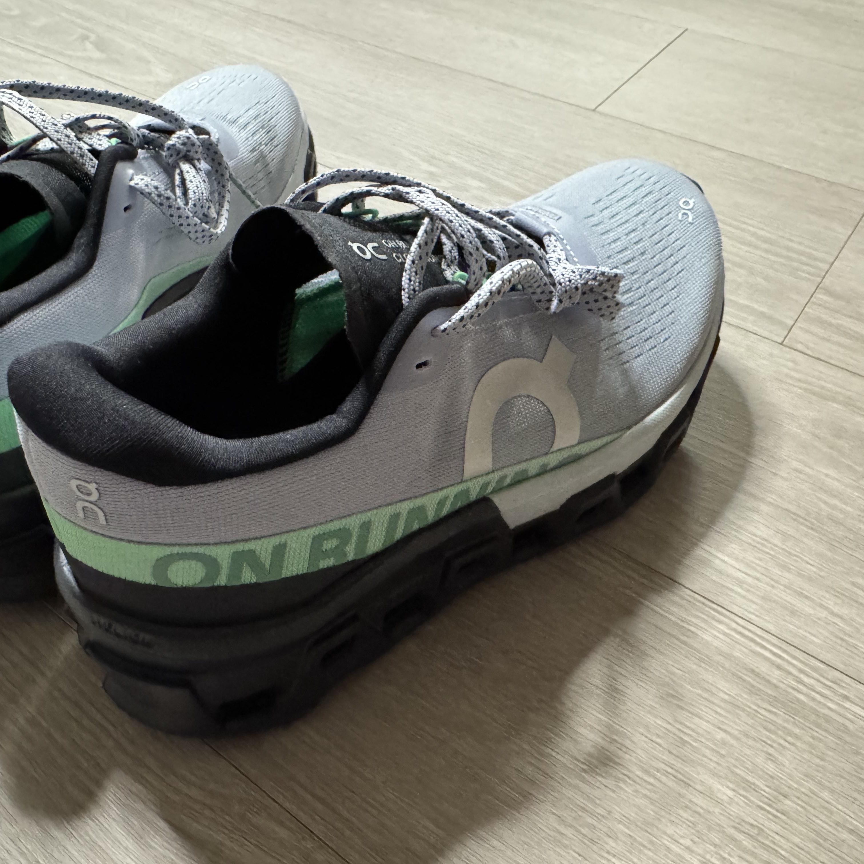(W) On Running Cloudmonster 2 Nimbus Arctic 착용 스타일 - 3