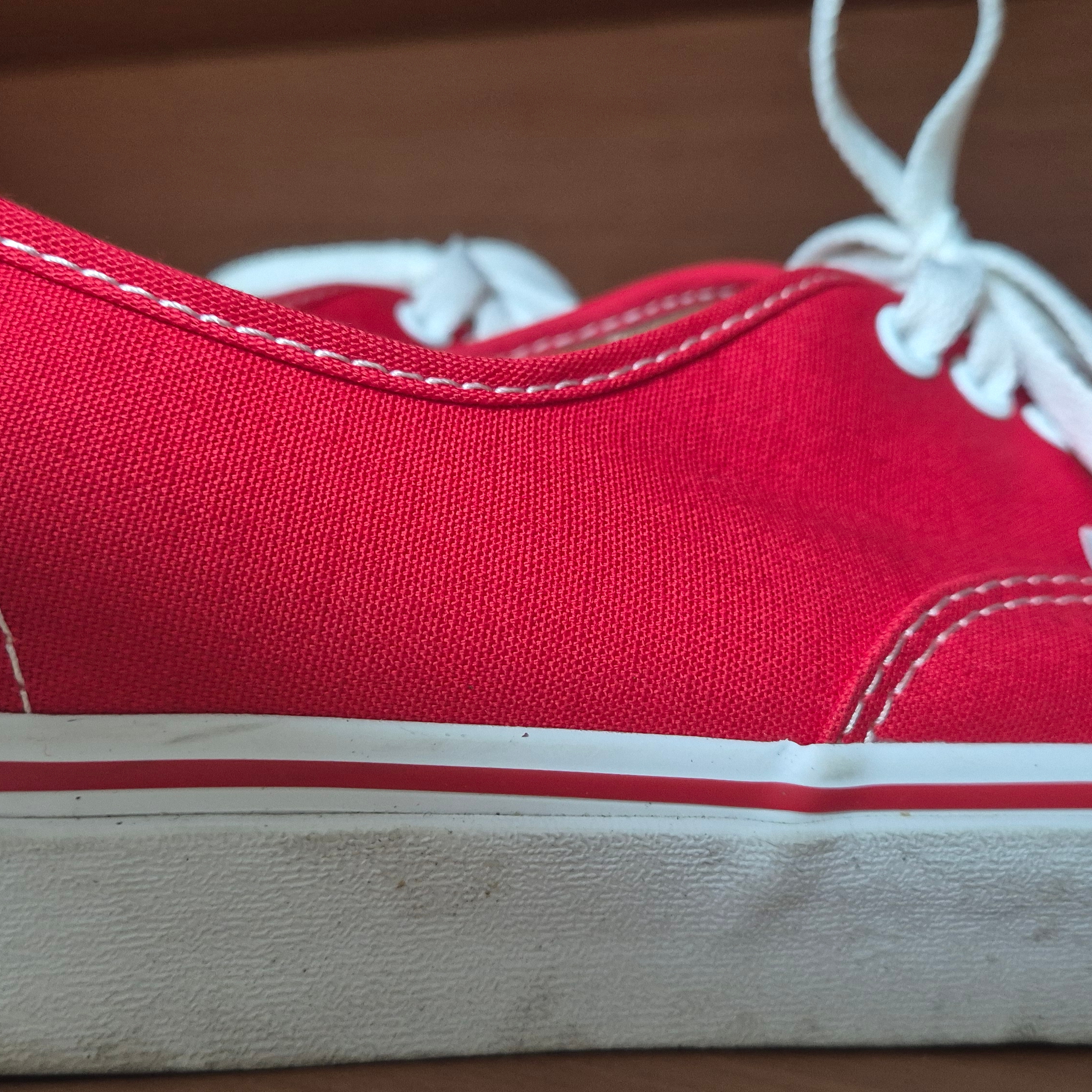 Vans Authentic Red 착용 스타일