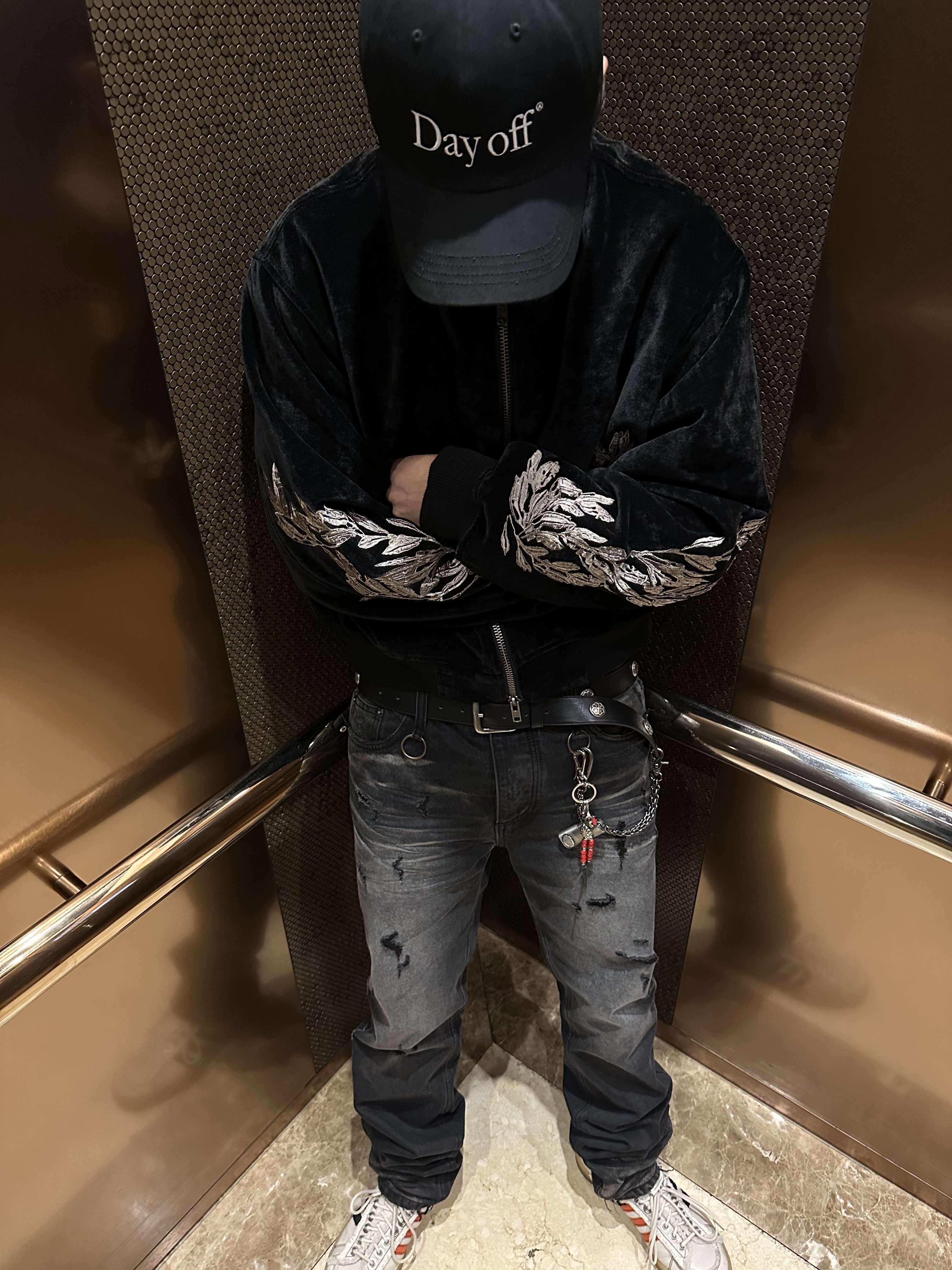 Undermycar Golden Laurel Embroidered Blouson Black - 25SS 착용 스타일 - 1