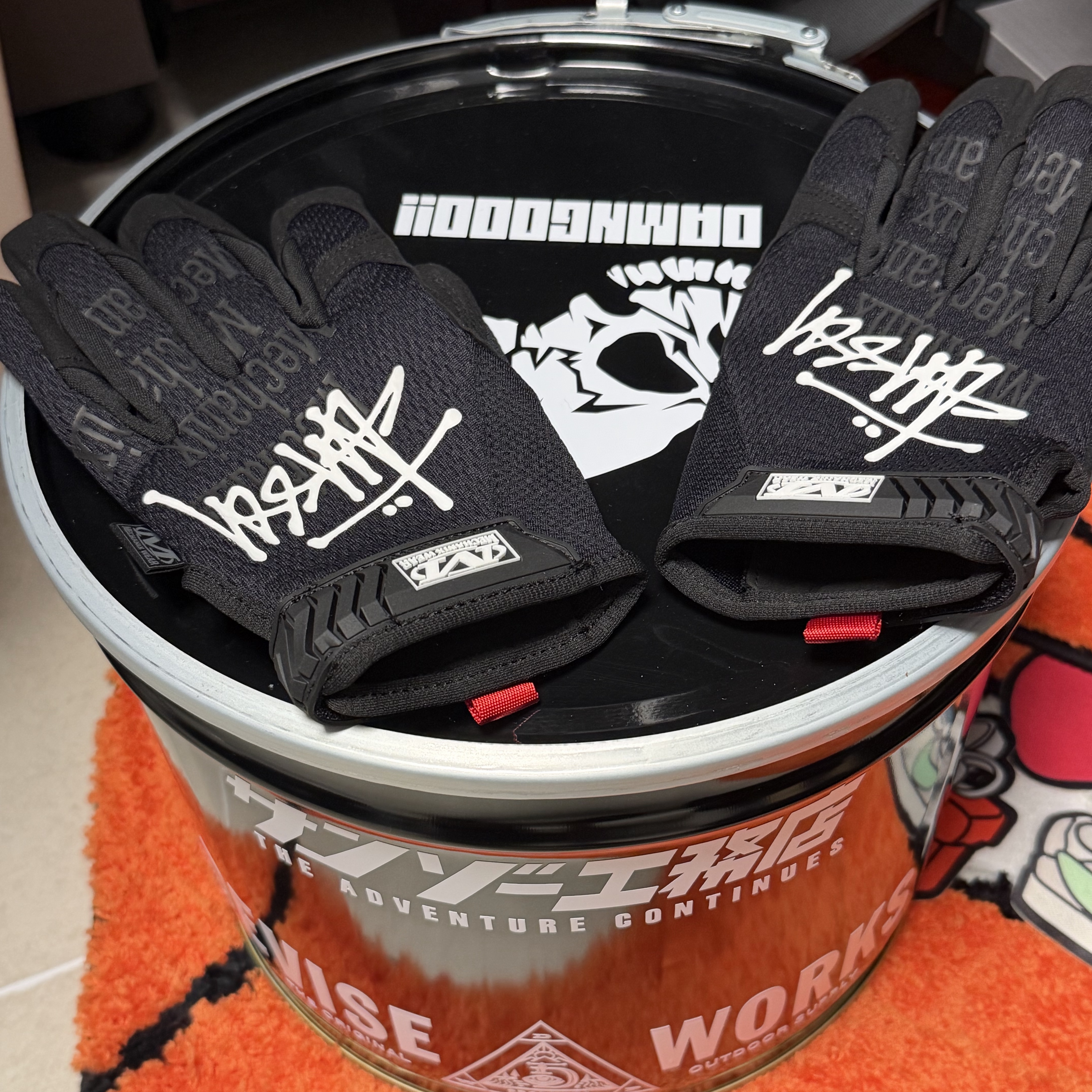 Stussy Mechanix Gloves Black 착용 스타일