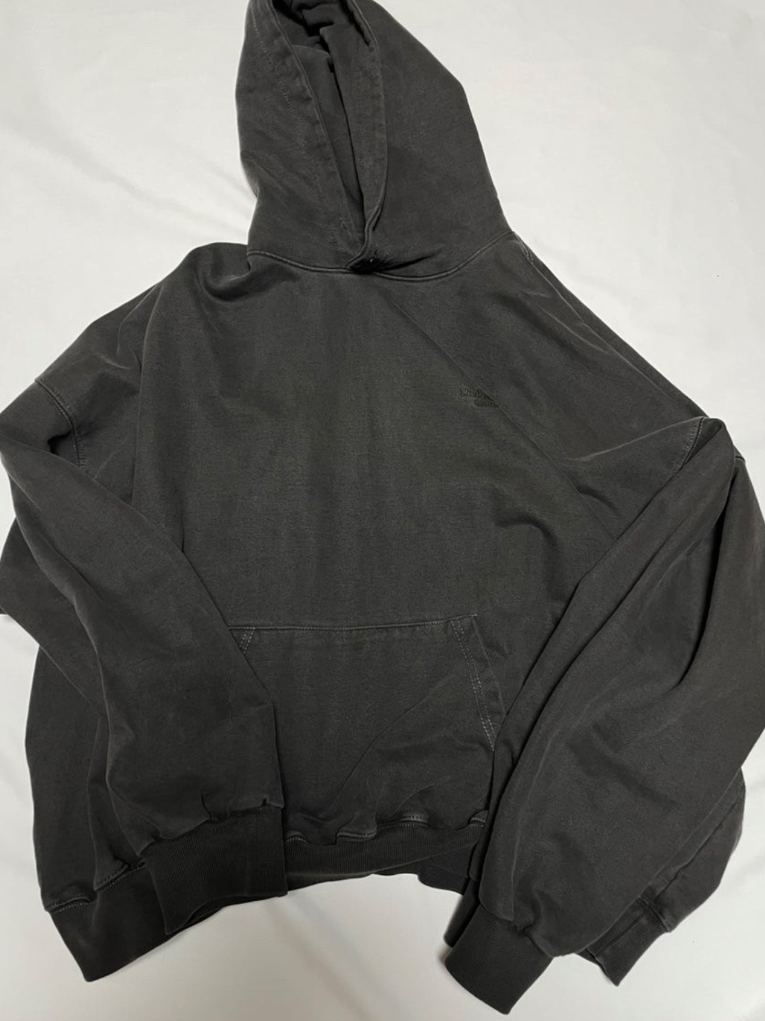Undermycar Mu.08 Anti Fxxking Logo Play Oversized Pigment Hoodie Gray 착용 스타일
