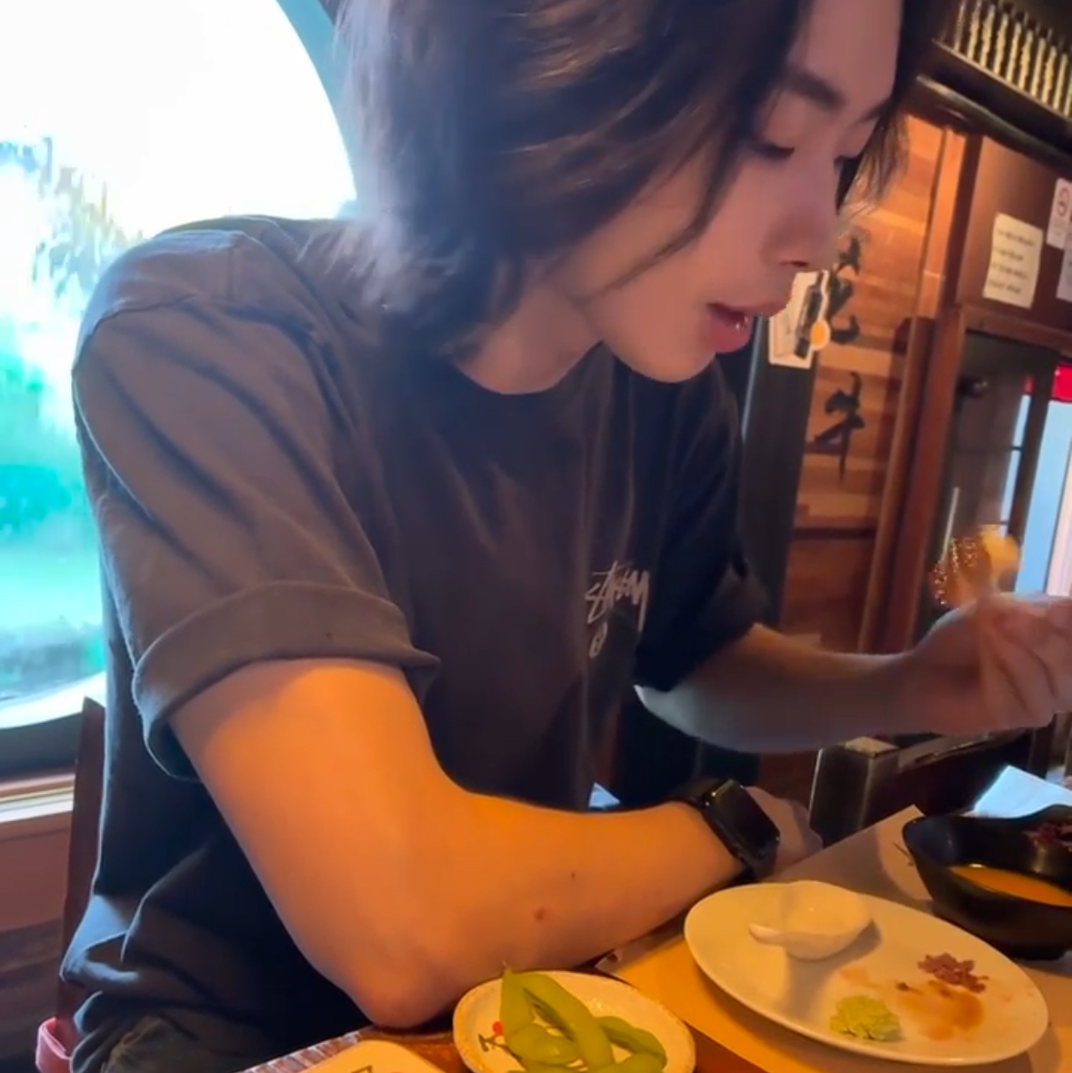 Stussy 8 Ball T-Shirt Black - 22SS, Apple Watch Series SE 3rd 44mm GPS Midnight Aluminum Case with Sport Band M/L Midnight (Korean Ver.) 착용 스타일 - 1