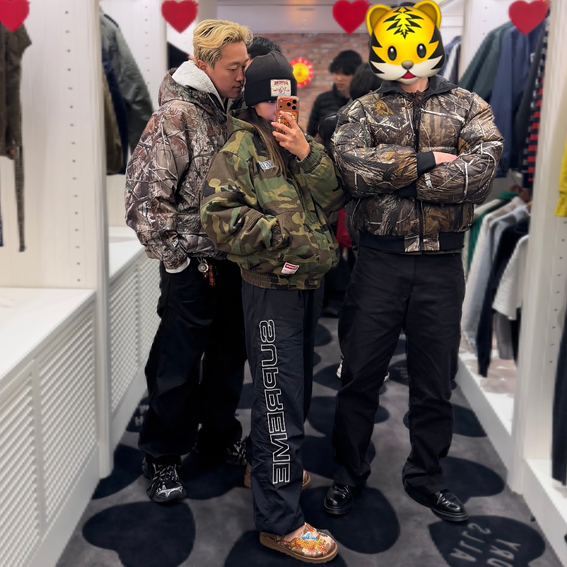 Supreme x True Religion Beanie Black - 25FW, Supreme Mitchell & Ness Twill Stadium Jacket Woodland Camo - 24FW 착용 스타일