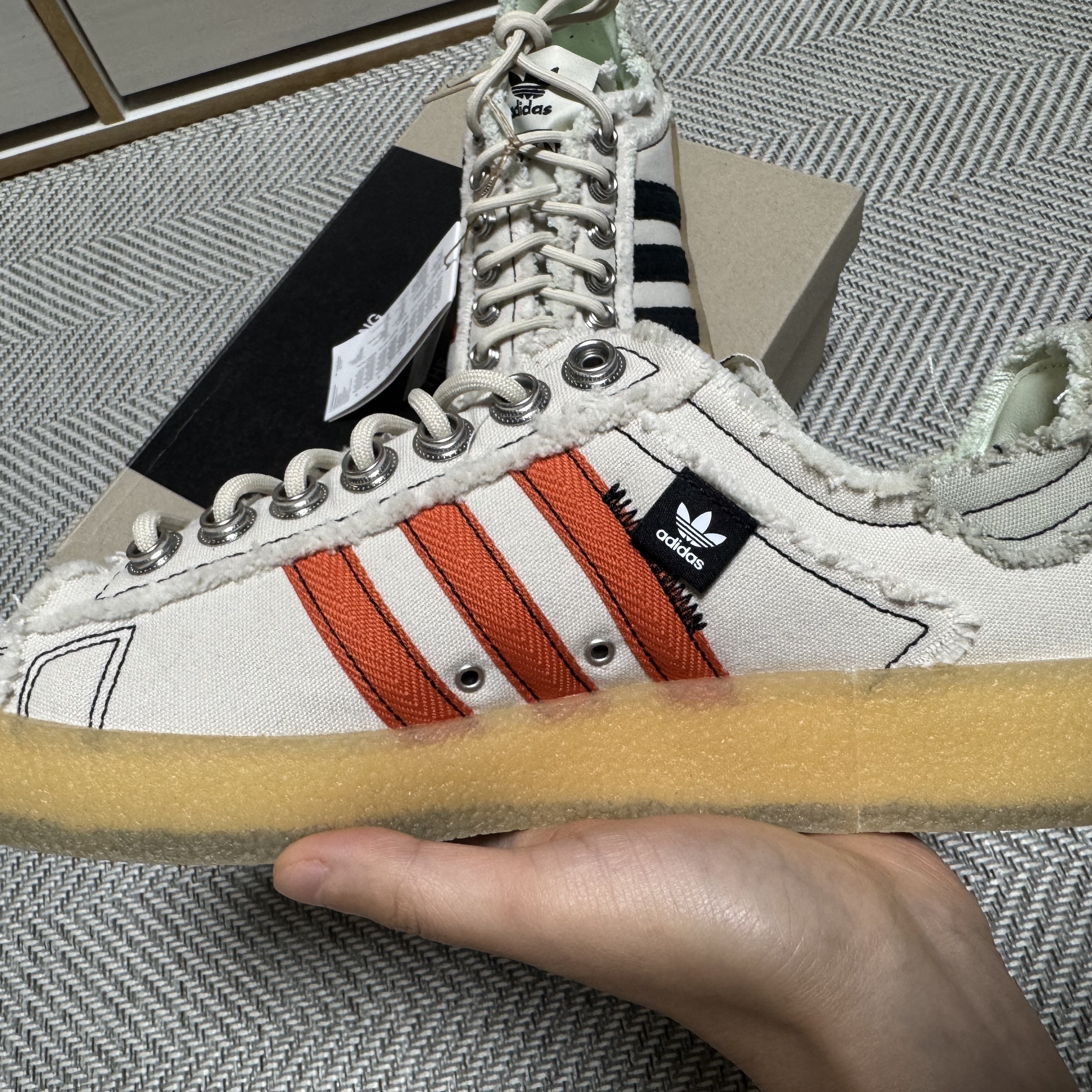 Adidas x Song for the Mute Campus 80s Bliss Core Black 착용 스타일 - 3