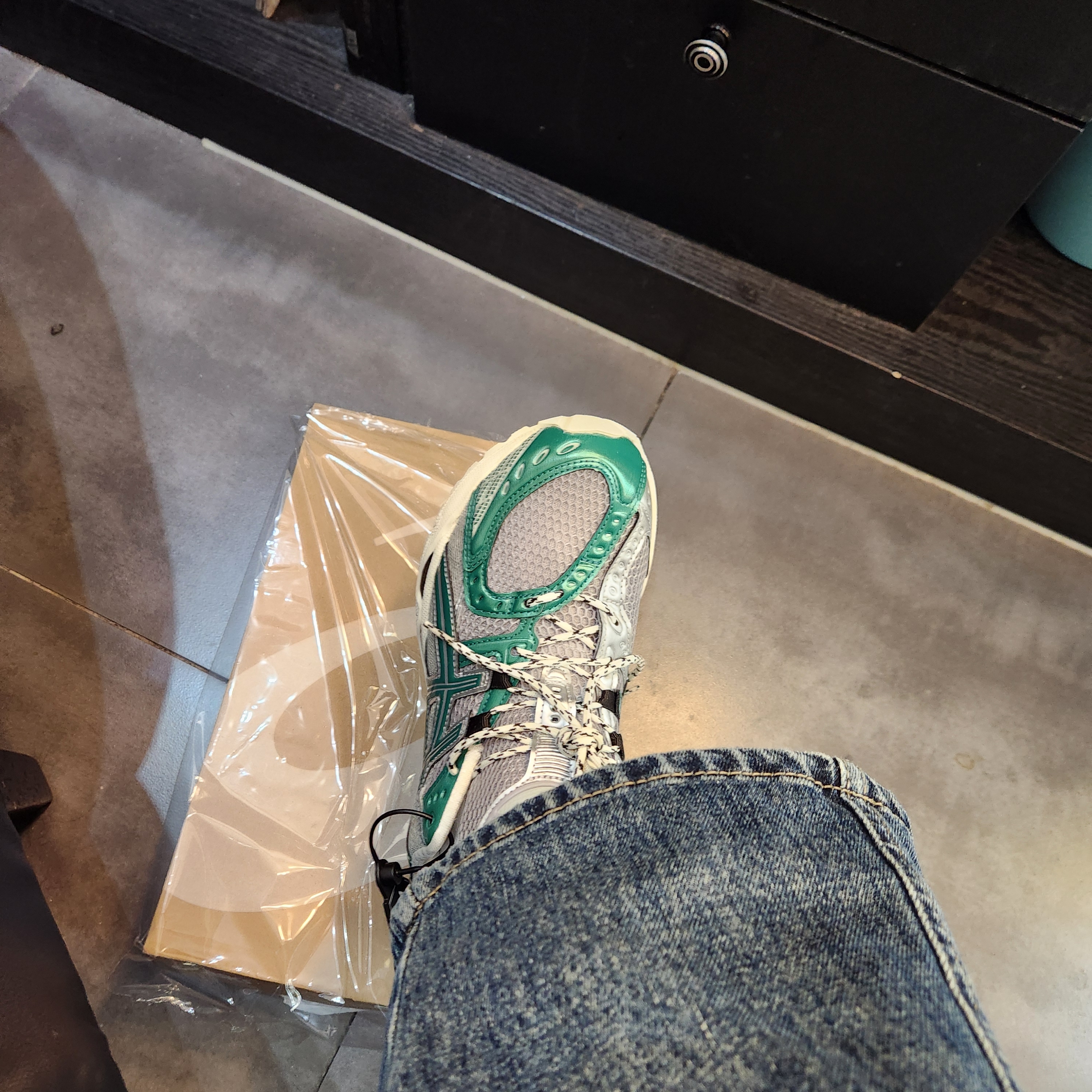 Asics Gel-Nimbus 10.1 Silver Green Metallic 착용 스타일 - 4