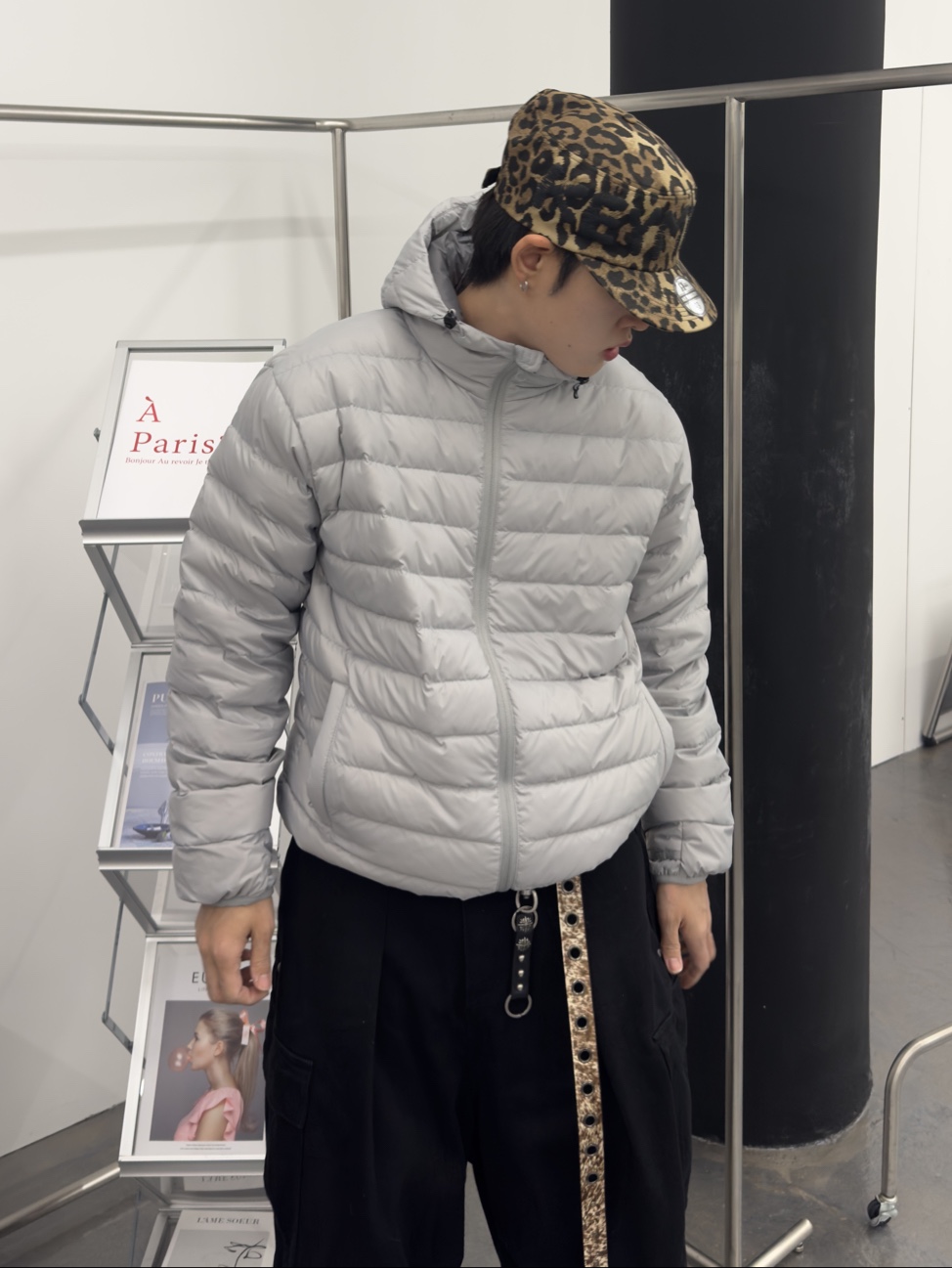 QT8 GARMENTS Duck Down Lightweight Jacket Light Grey 착용 스타일 - 6