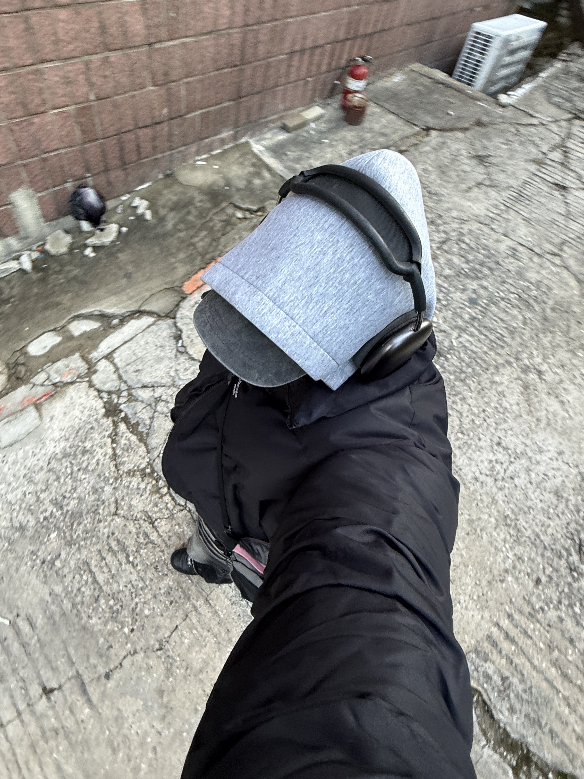 BLR Embossed Wave Washing Wide Denim Pants Black, Salomon Ultimo 2L Cross Bag Charcoal 착용 스타일 - 7
