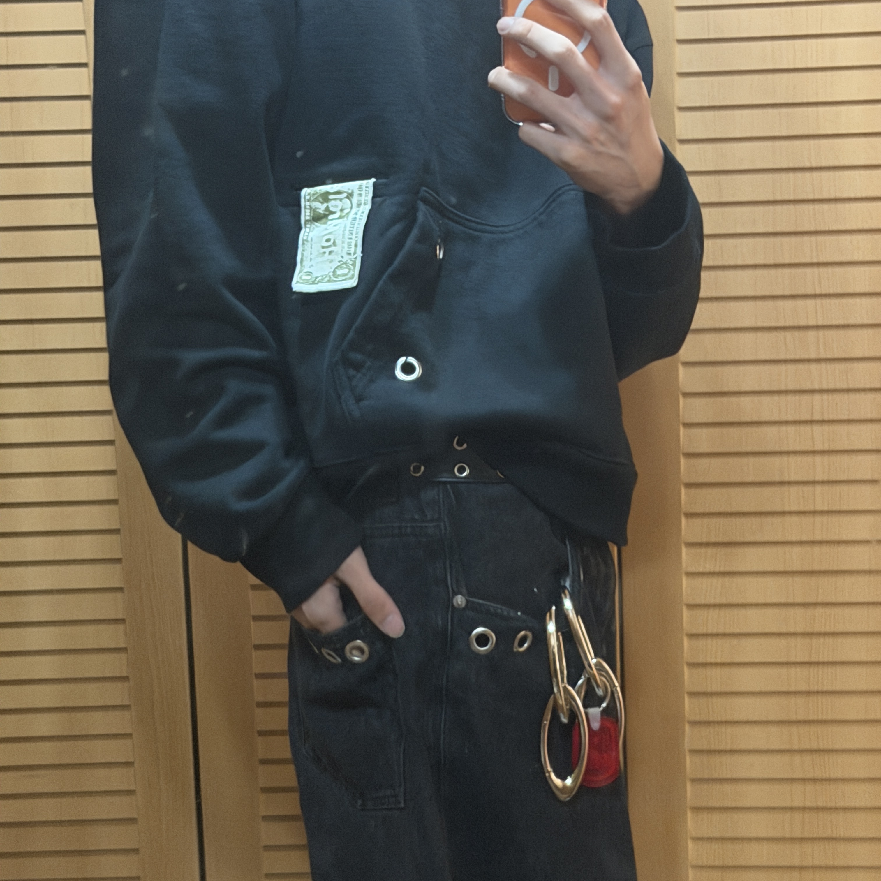 Hommless Bill Pocket Heavy Hoodie Black 착용 스타일 - 1