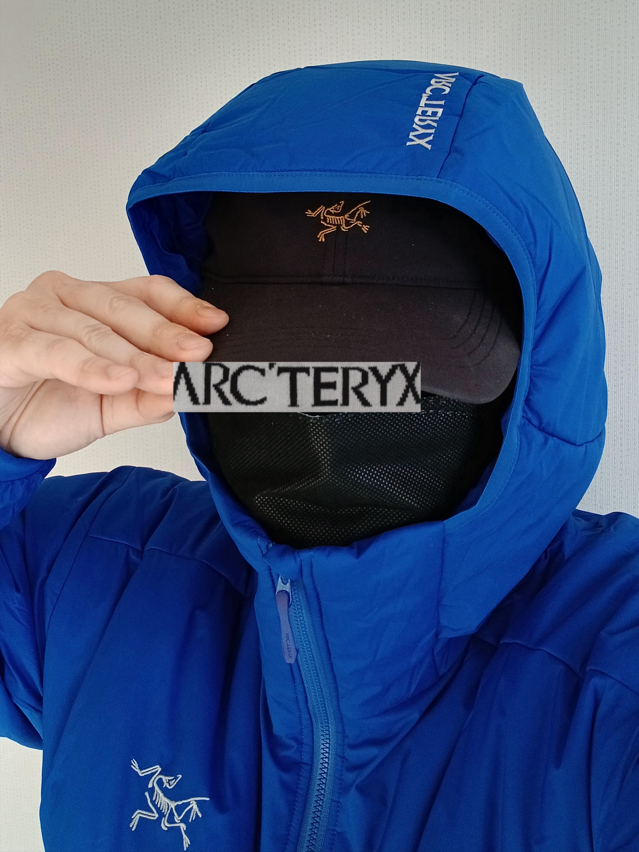 Arc'teryx Kragg Cotton LS T-Shirt 24K Black, Arc'teryx Cronin Cotton Pants Carob 착용 스타일 - 4