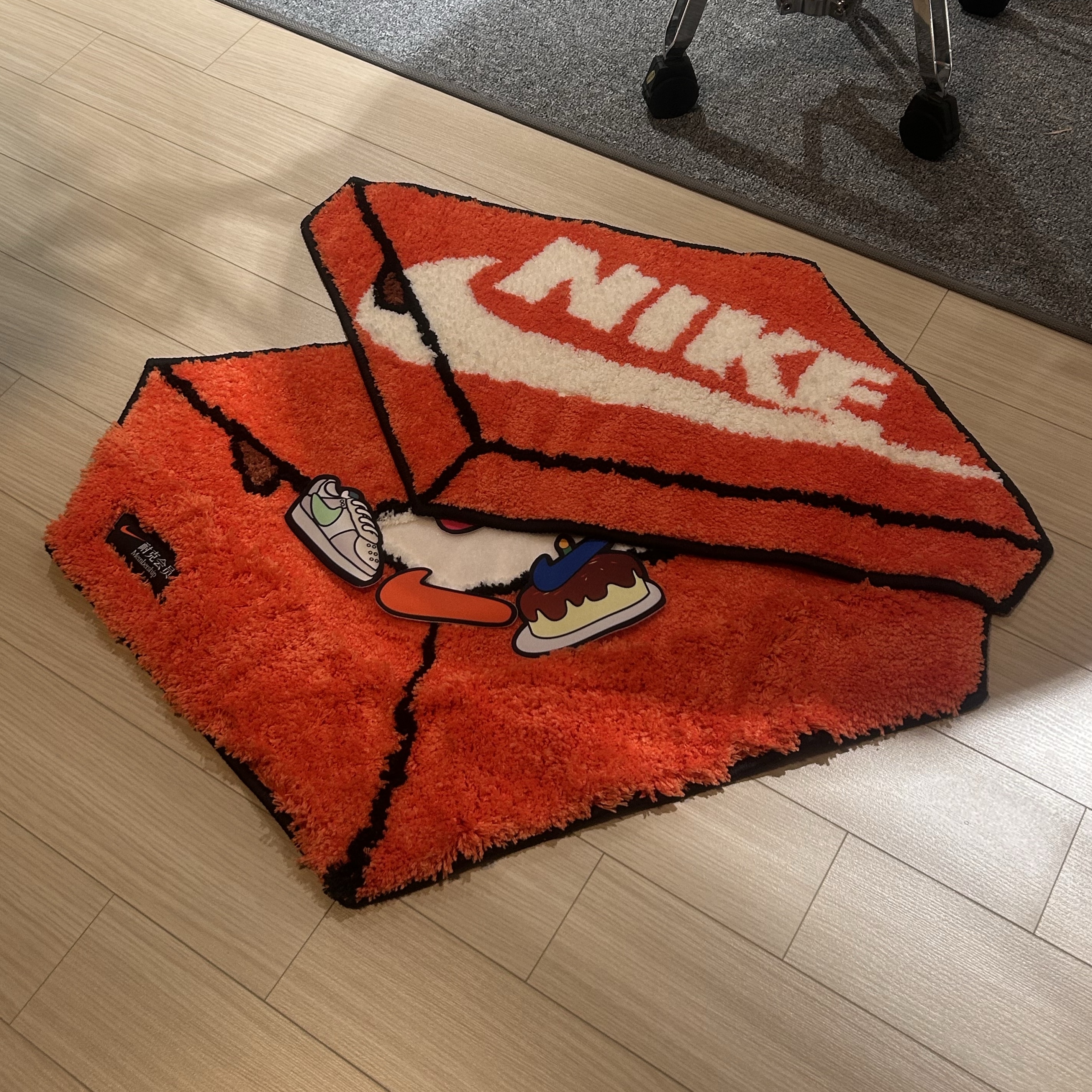 Nike Box Rugmat Orange 착용 스타일