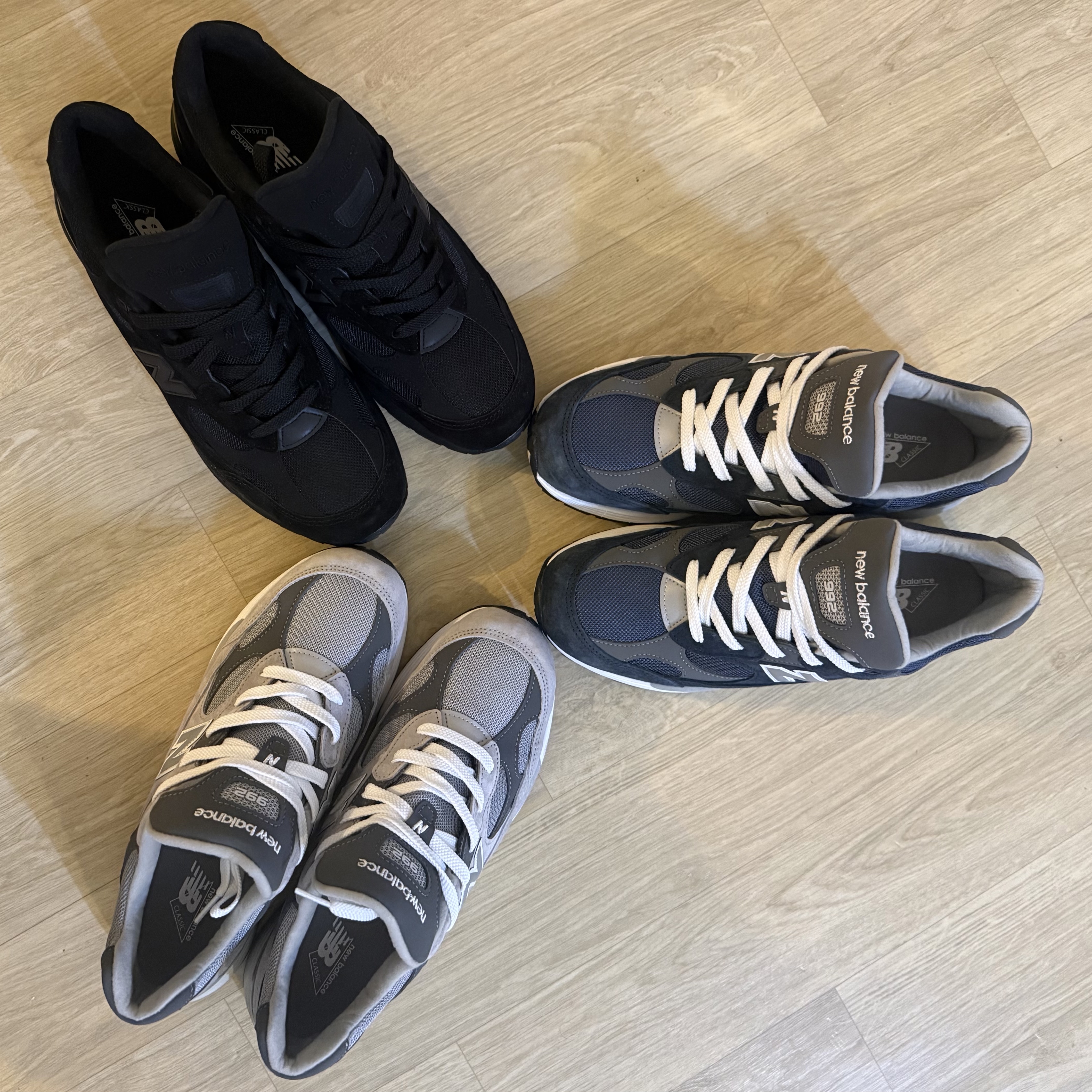 New Balance 992 Made in USA Core Black, New Balance 992 Made in USA Core Grey Silver Metallic 착용 스타일