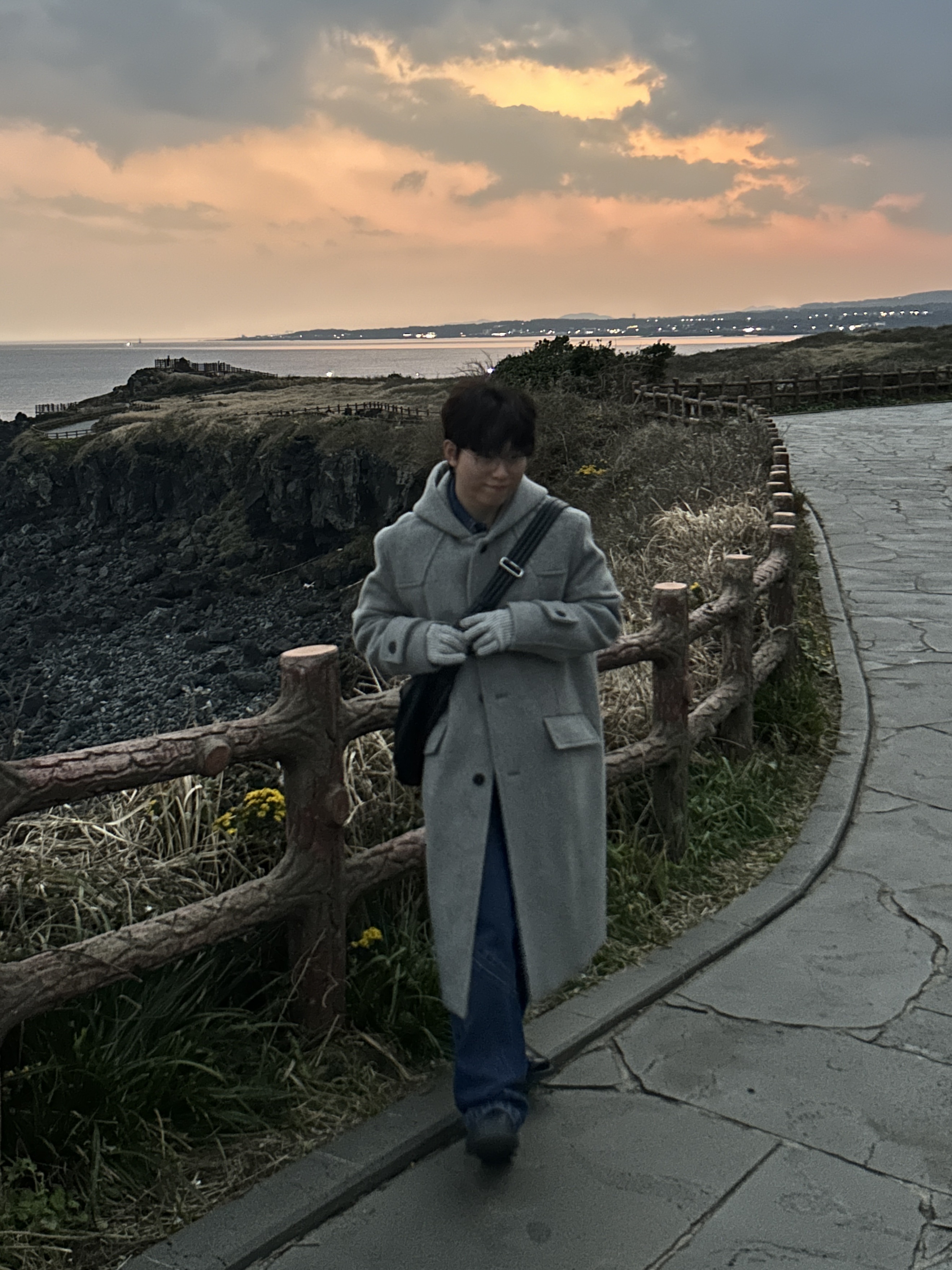 Apple Watch SE 2024 40mm GPS Silver Aluminium Case with Sport Band S/M Denim (Korean Ver.) 착용 스타일 - 3