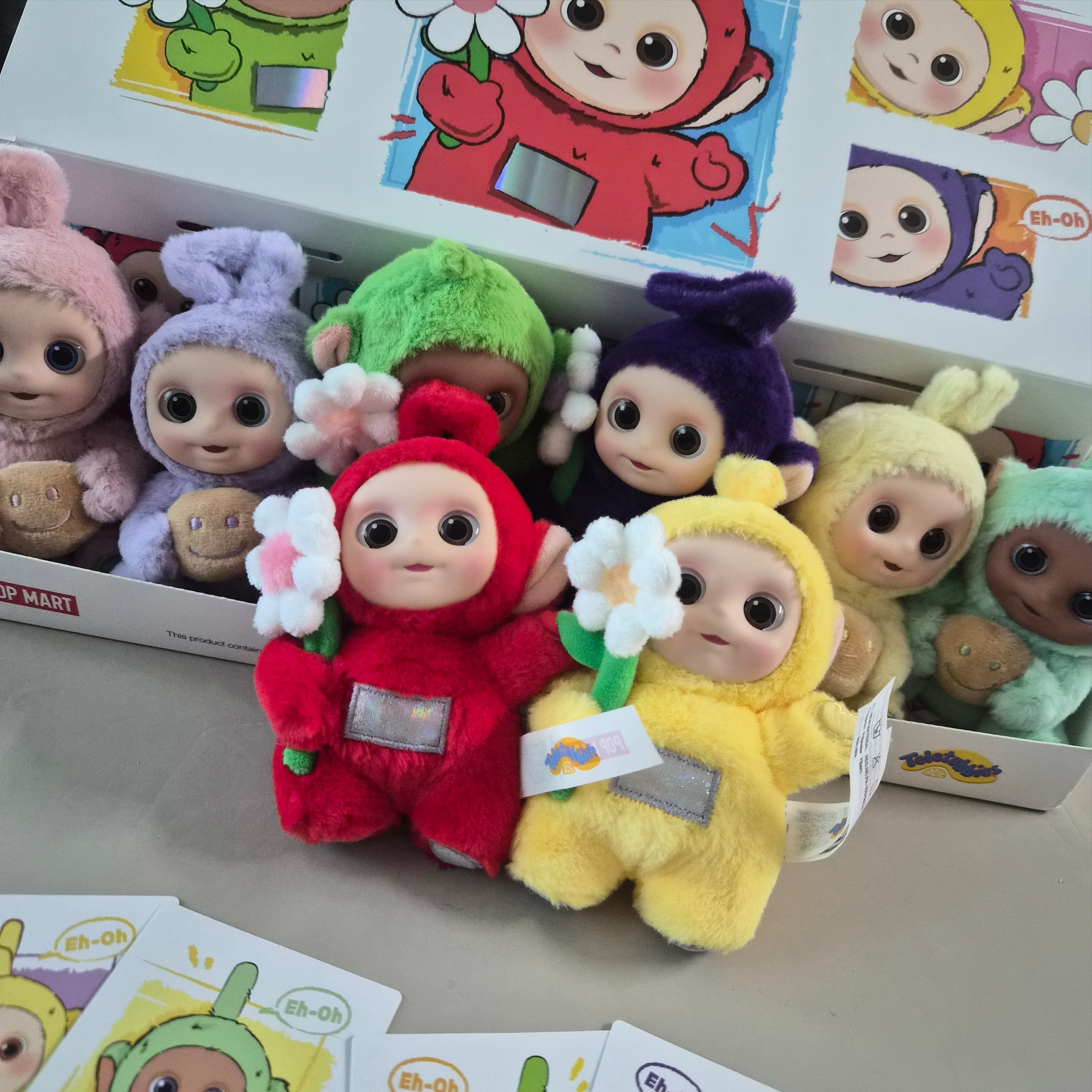 Pop Mart Teletubbies Say Hello Series Figures Sealed Case (8 Blind Boxes) 착용 스타일