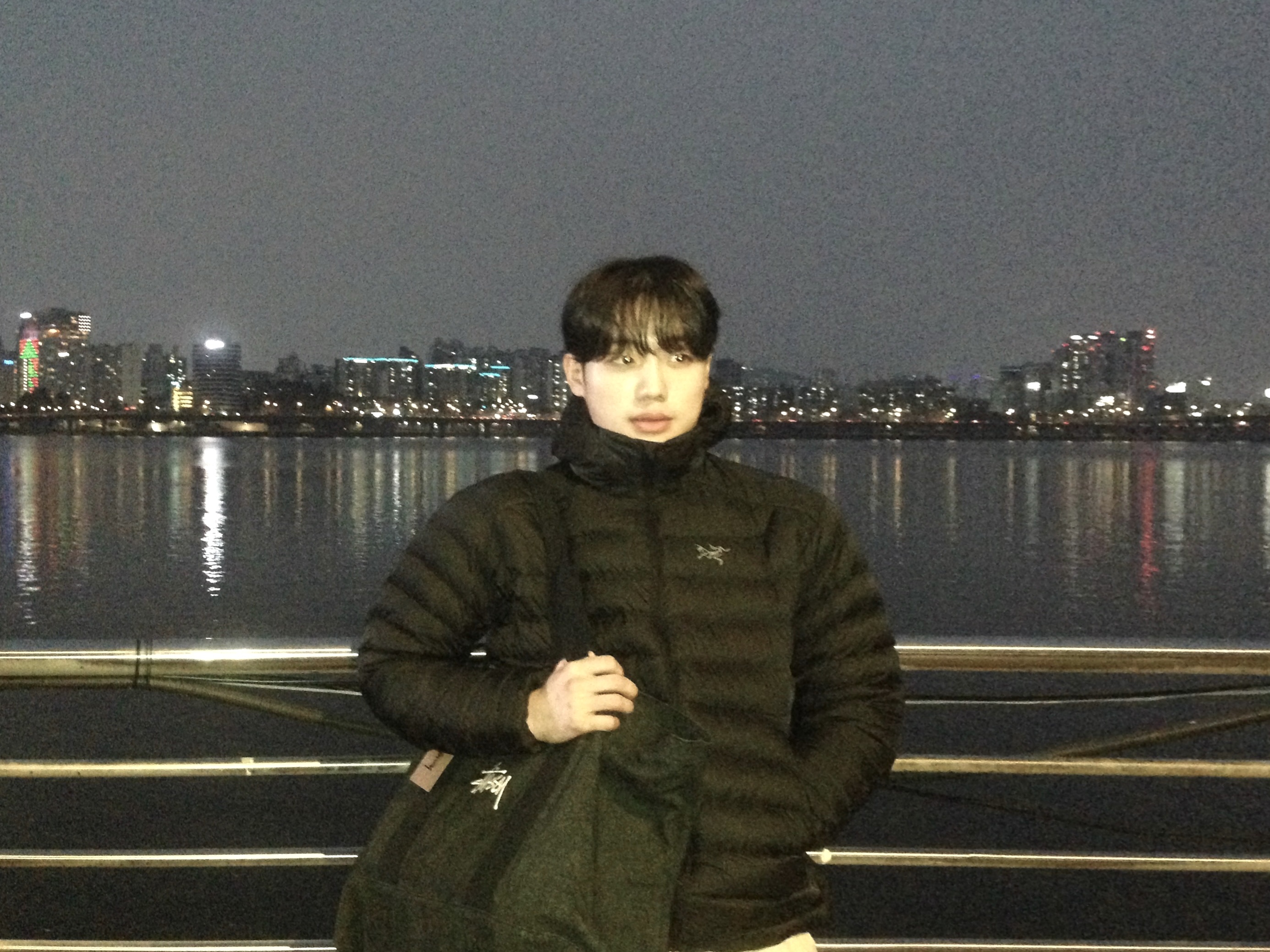 Arc'teryx Cerium Hoody Black, Stussy Canvas Extra Large Tote Bag Washed Black 착용 스타일 - 2