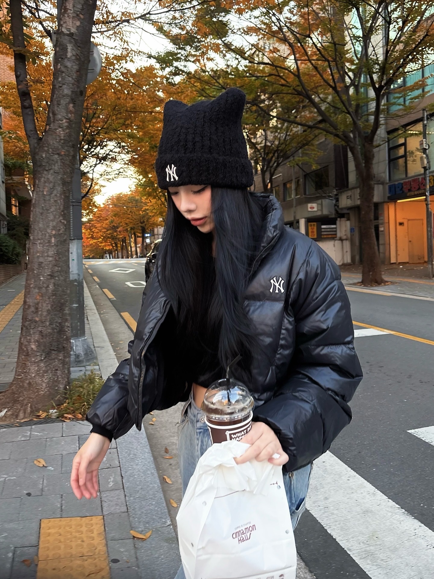 MLB Plush Meowing Beanie Black, Vacant Archive Vanon Carpenter Pants Light Blue 착용 스타일 - 2