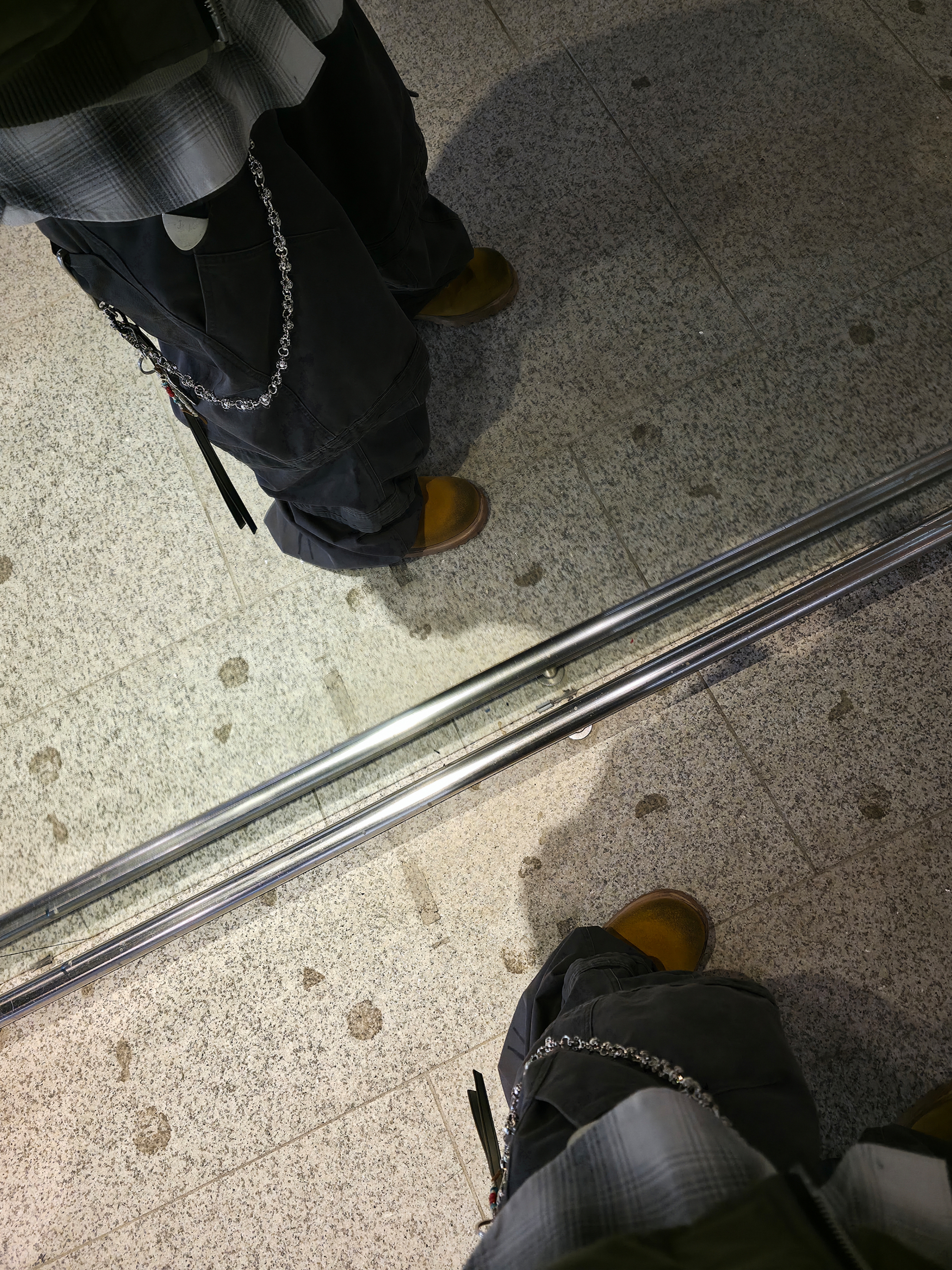 farfromwhat far layered work pants_charcoal, Farfromwhat Far Layered Work Pants Charcoal 착용 스타일 - 9