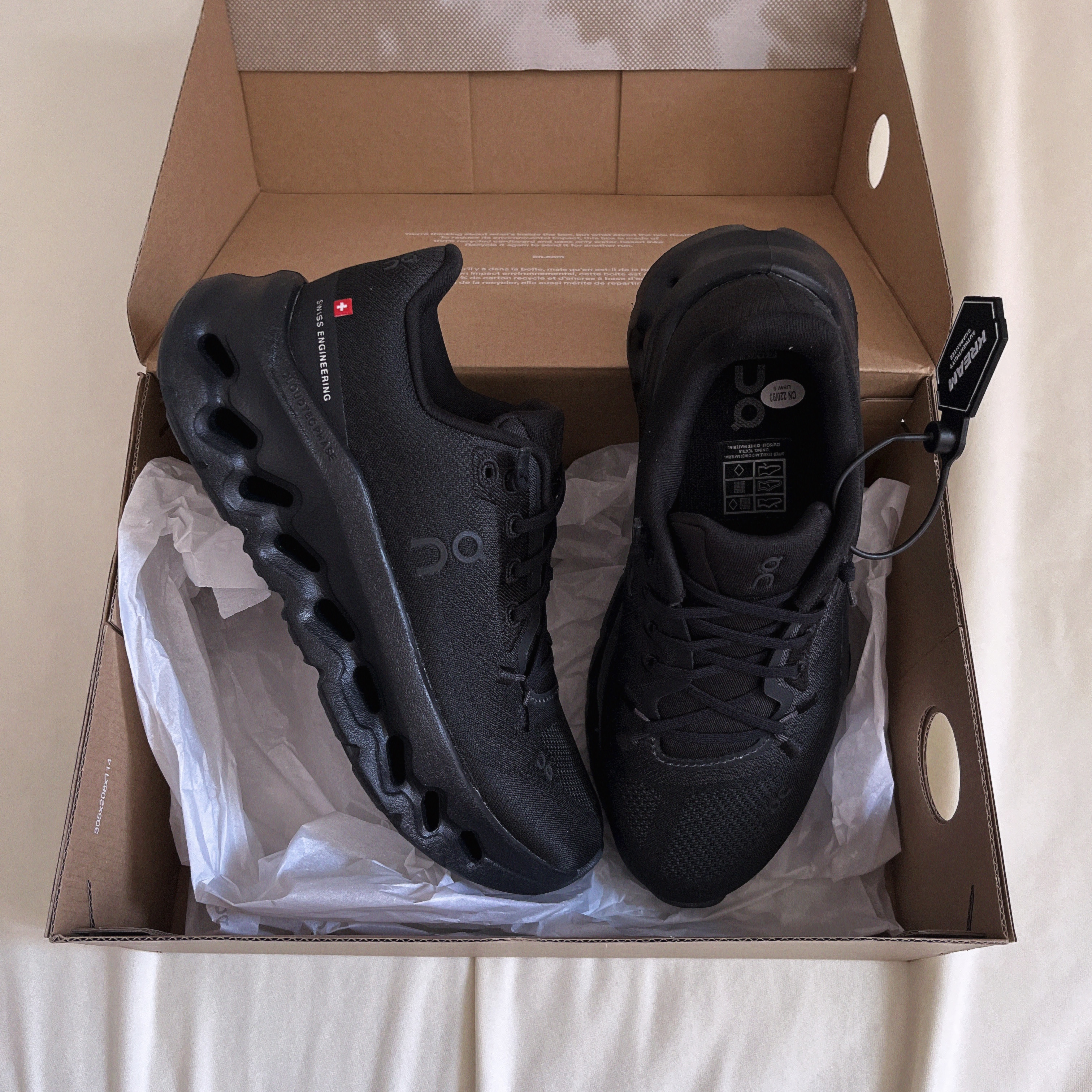 (W) On Running Cloudtilt Eclipse Black 착용 스타일 - 2